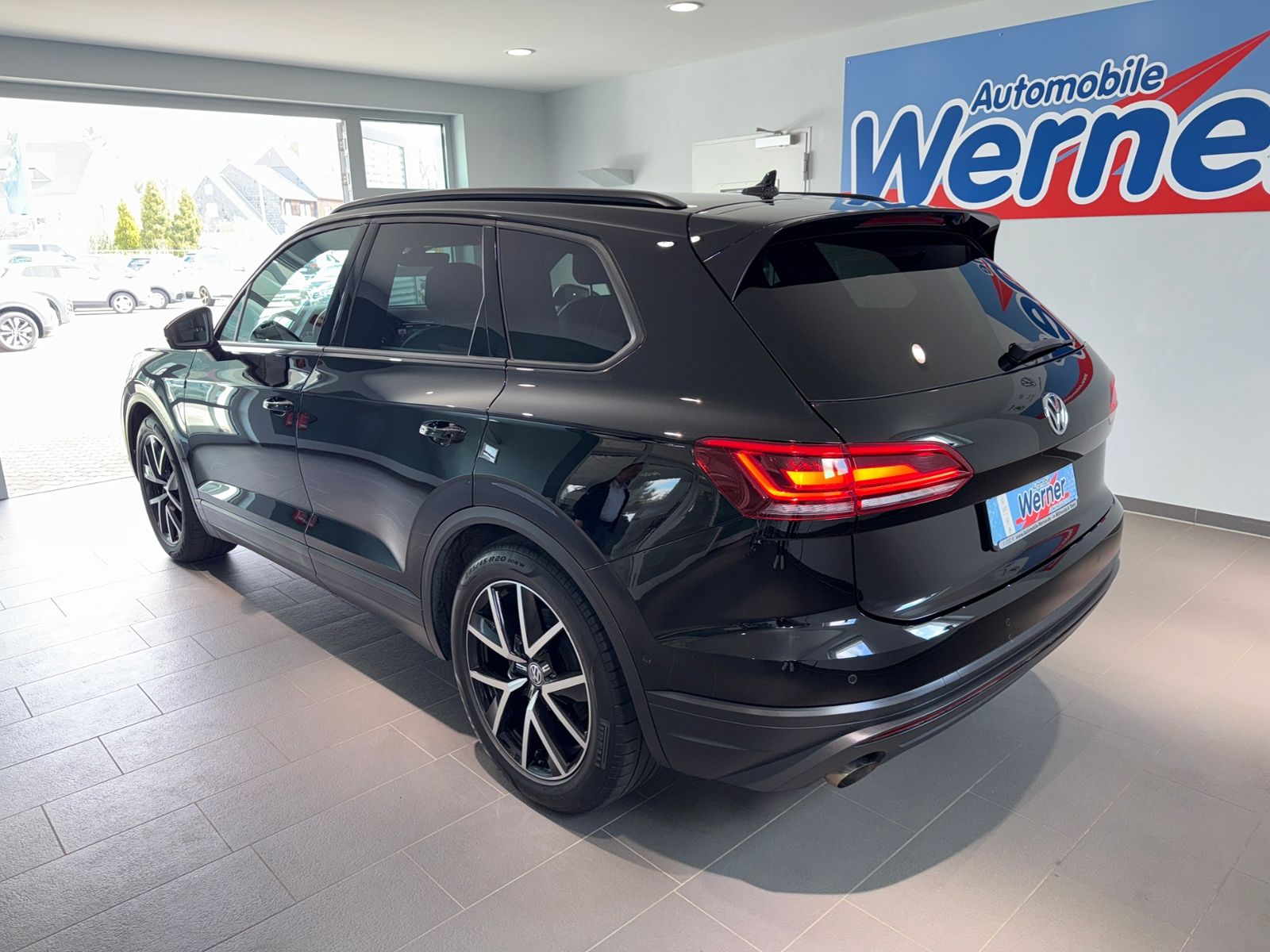 Volkswagen Touareg 3.0TDI V6 4MOTION - Samsaru's Car Outlet