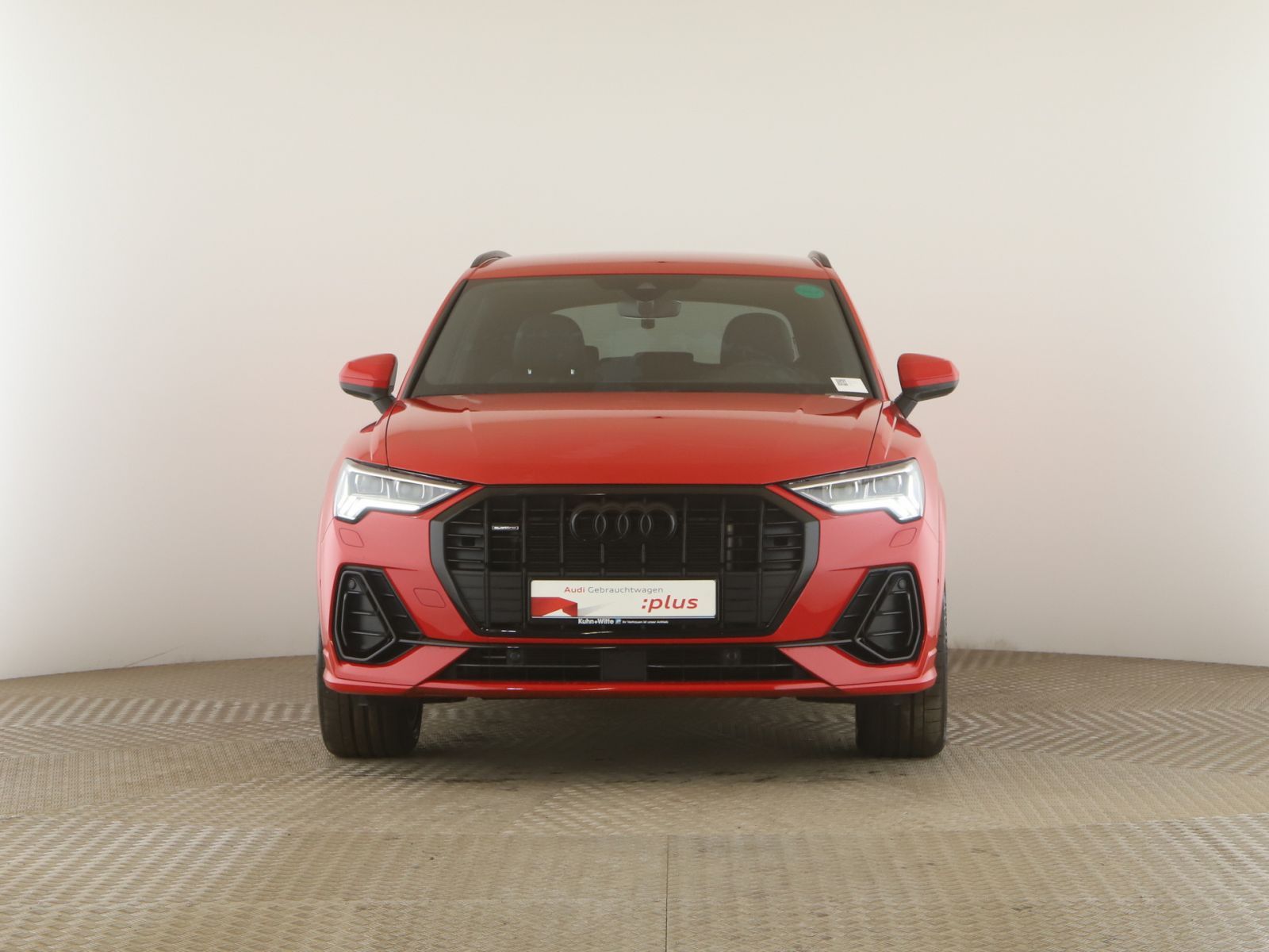 Audi Q3 40 TDI quattro S line M - Samsaru's Car Outlet