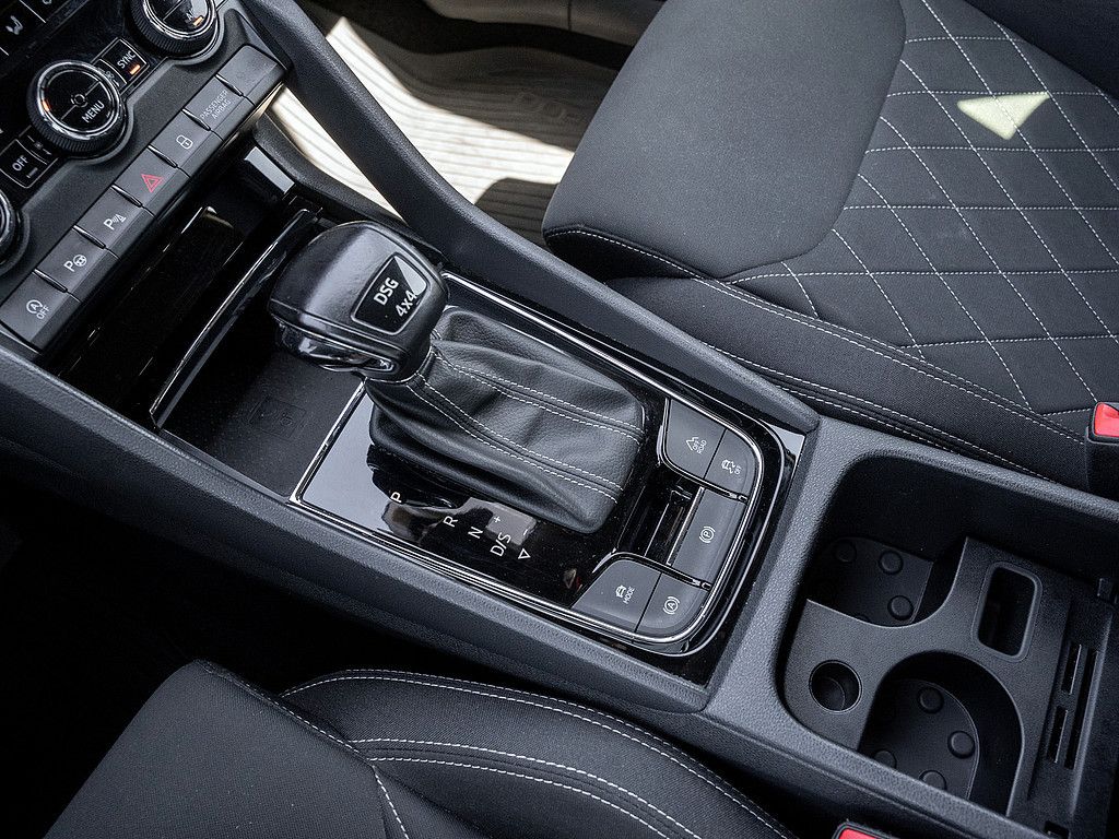 Skoda Karoq 2.0 TSI Sportline 4x4 AHK KAM MATRIX ACC
