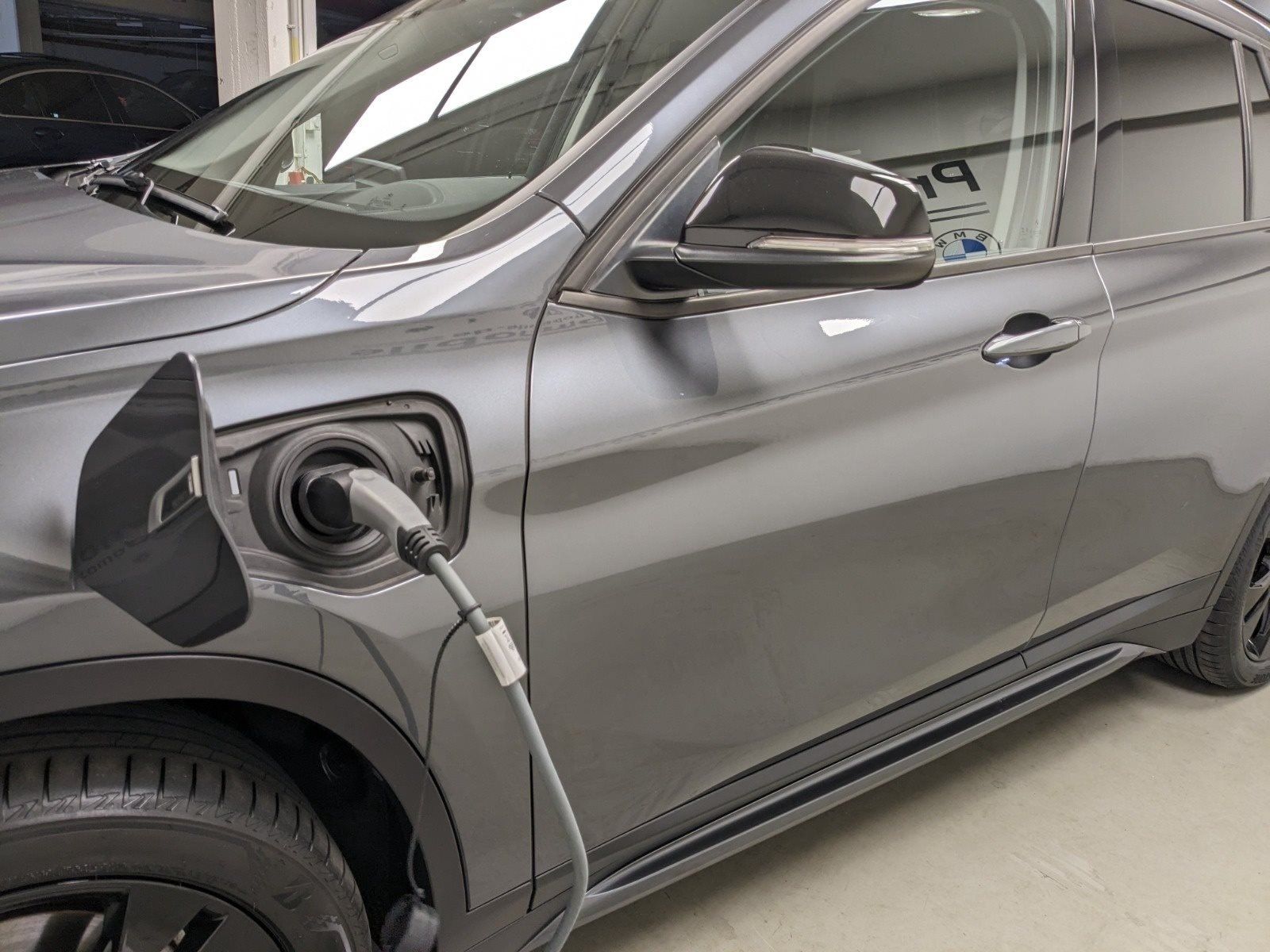 BMW X1 xDrive25e Sport Line - Samsaru's Car Outlet