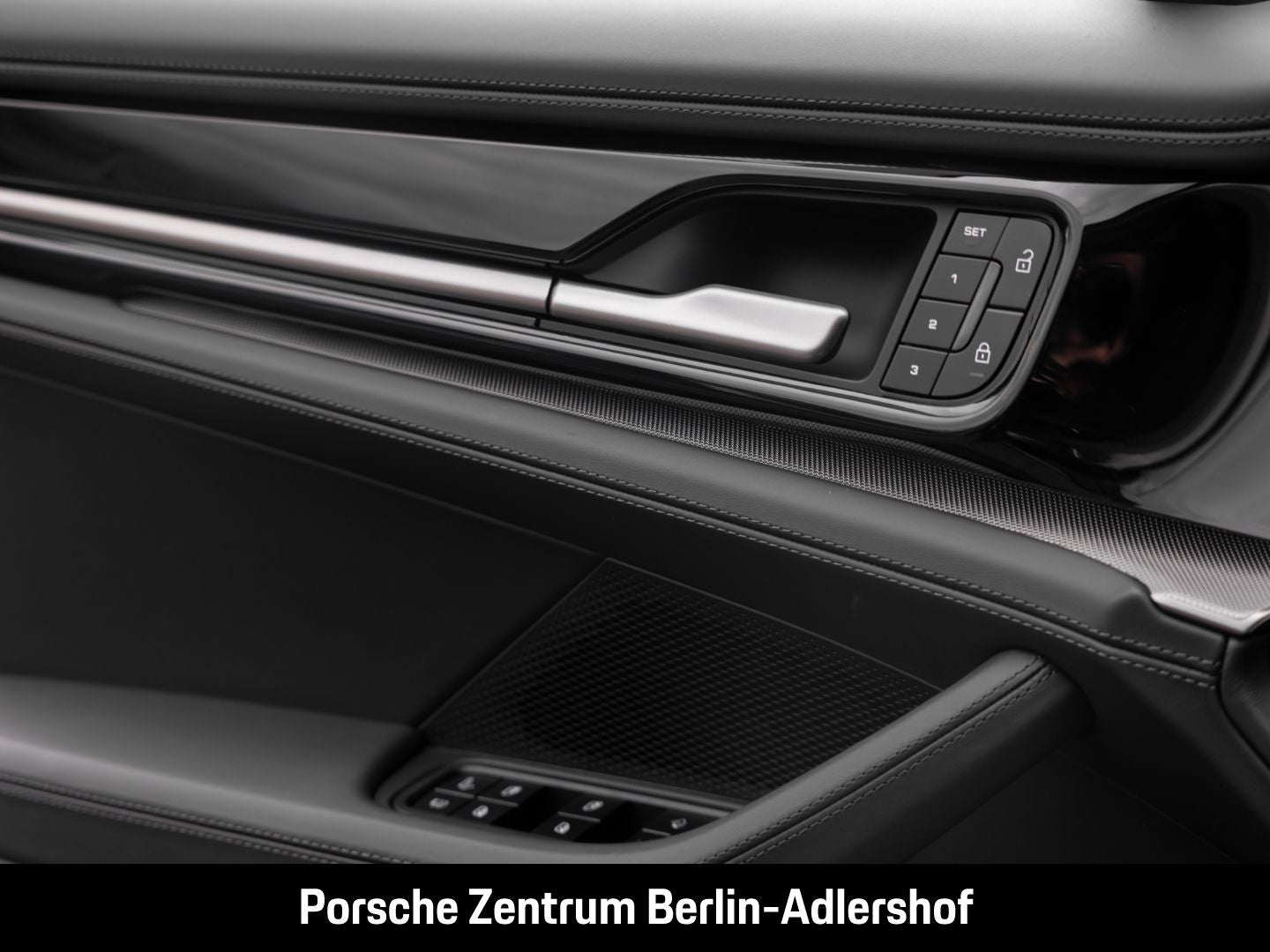 Porsche Panamera 4S E-Hybrid HA-Lenkung InnoDrive HUD