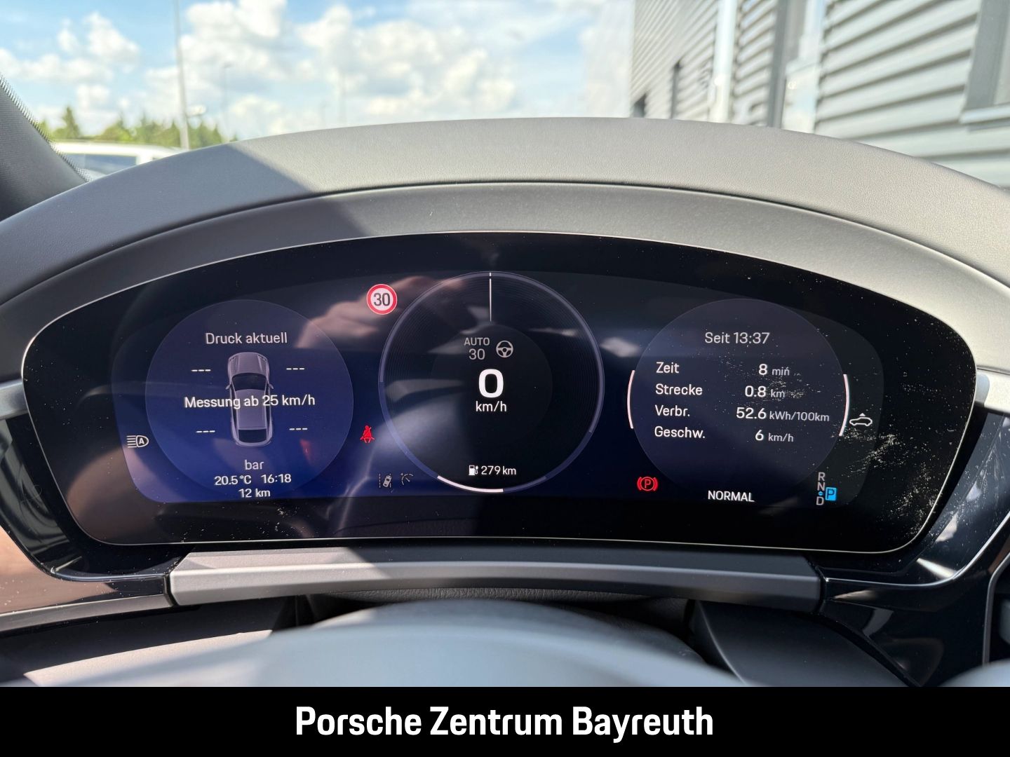 Porsche Macan 4 *AHV*MATRIX*INNO*HEADUP*BOSE*LUFTFEDER*