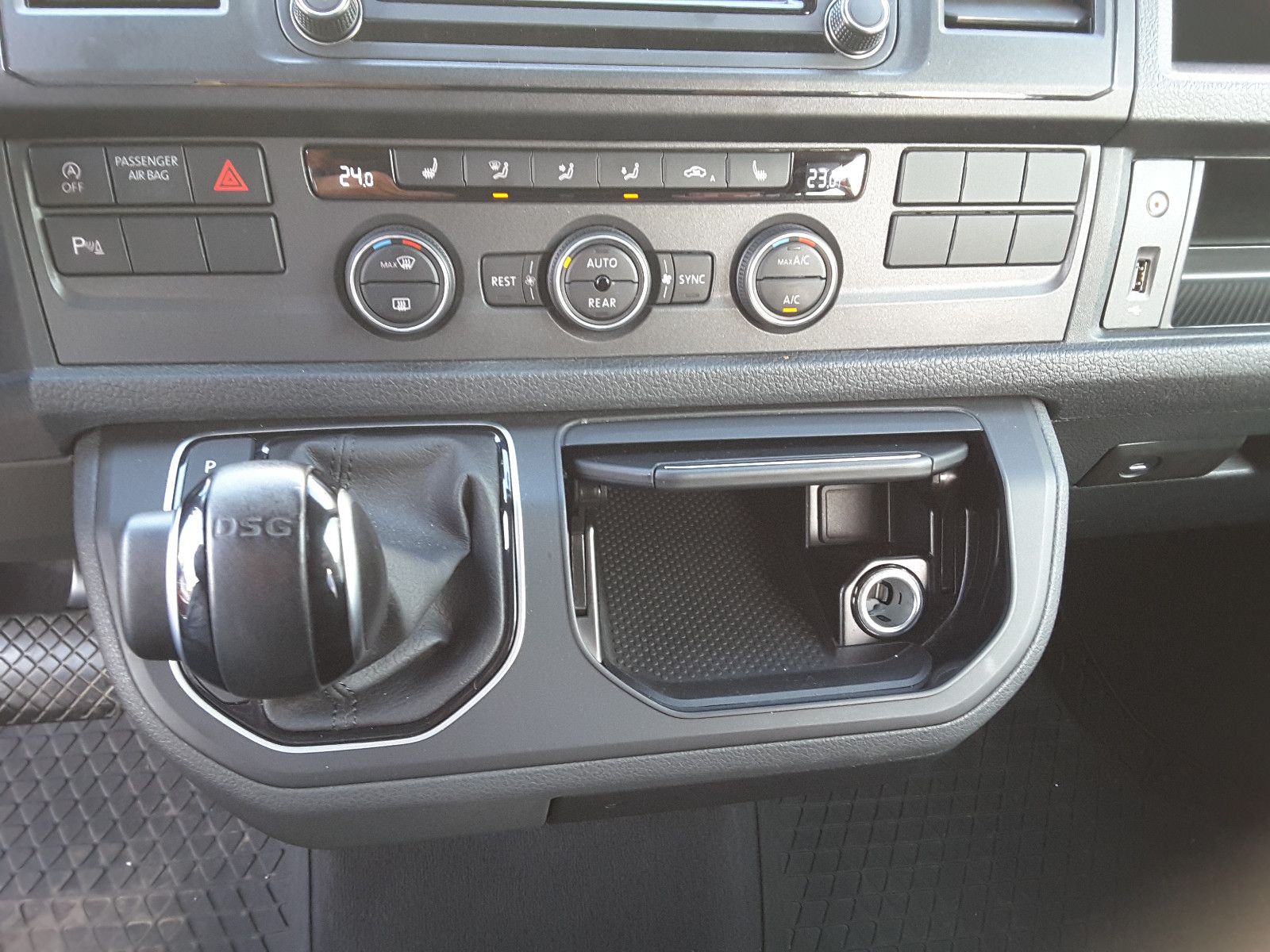 Volkswagen T6 Multivan 2.0 TDI DSG - Samsaru's Car Outlet