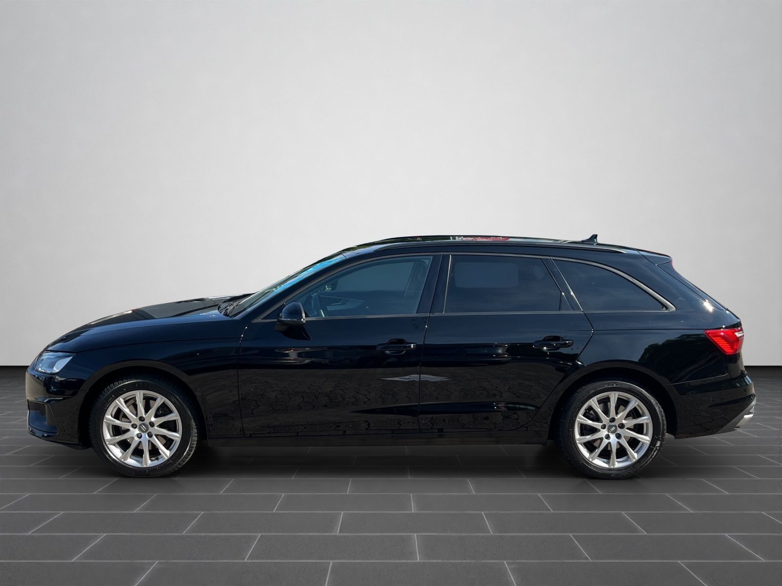 Audi A4 Avant 35 TFSI - Samsaru's Car Outlet