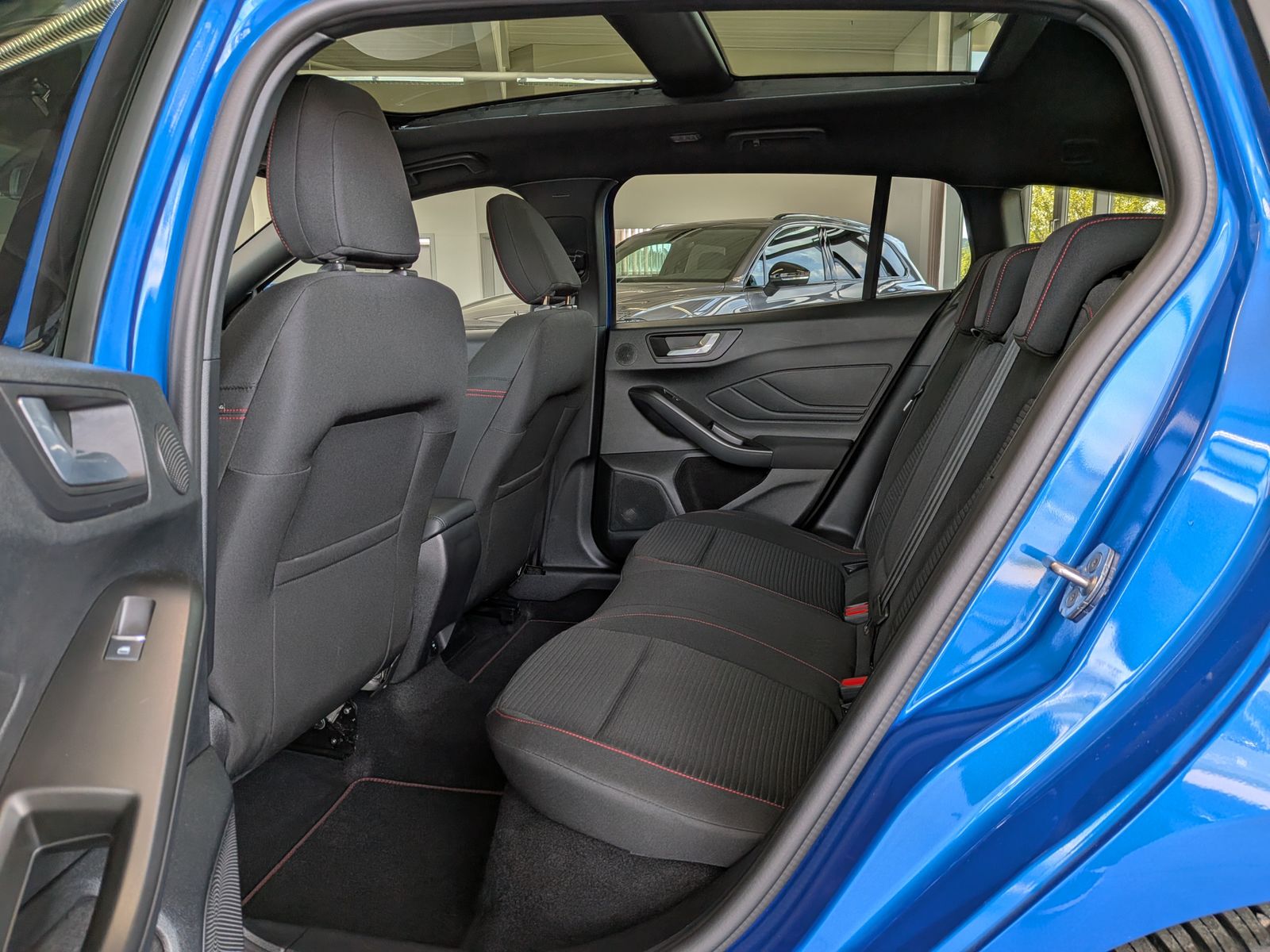 Ford Focus ST-Line X Styling Matrix B&O Pano 18"