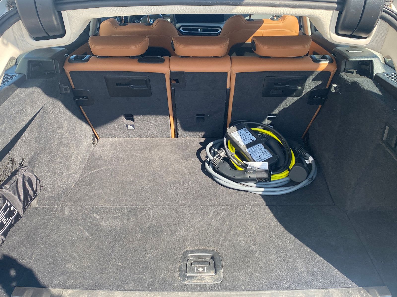 BMW 330 e - Samsaru's Car Outlet