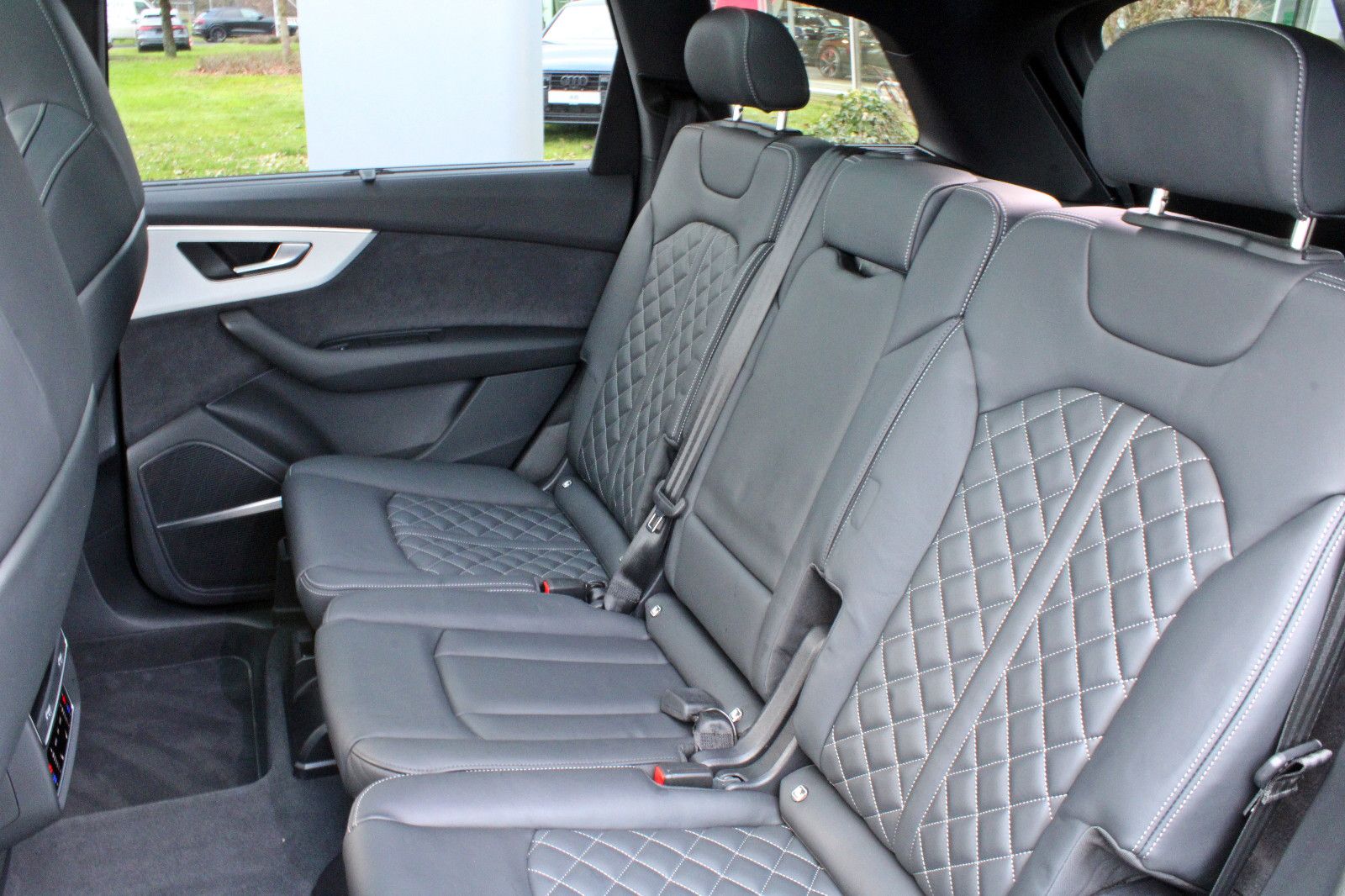 Audi Q7 50TDI S LINE BLACK PANO HUD STHZ AHK MATRIX