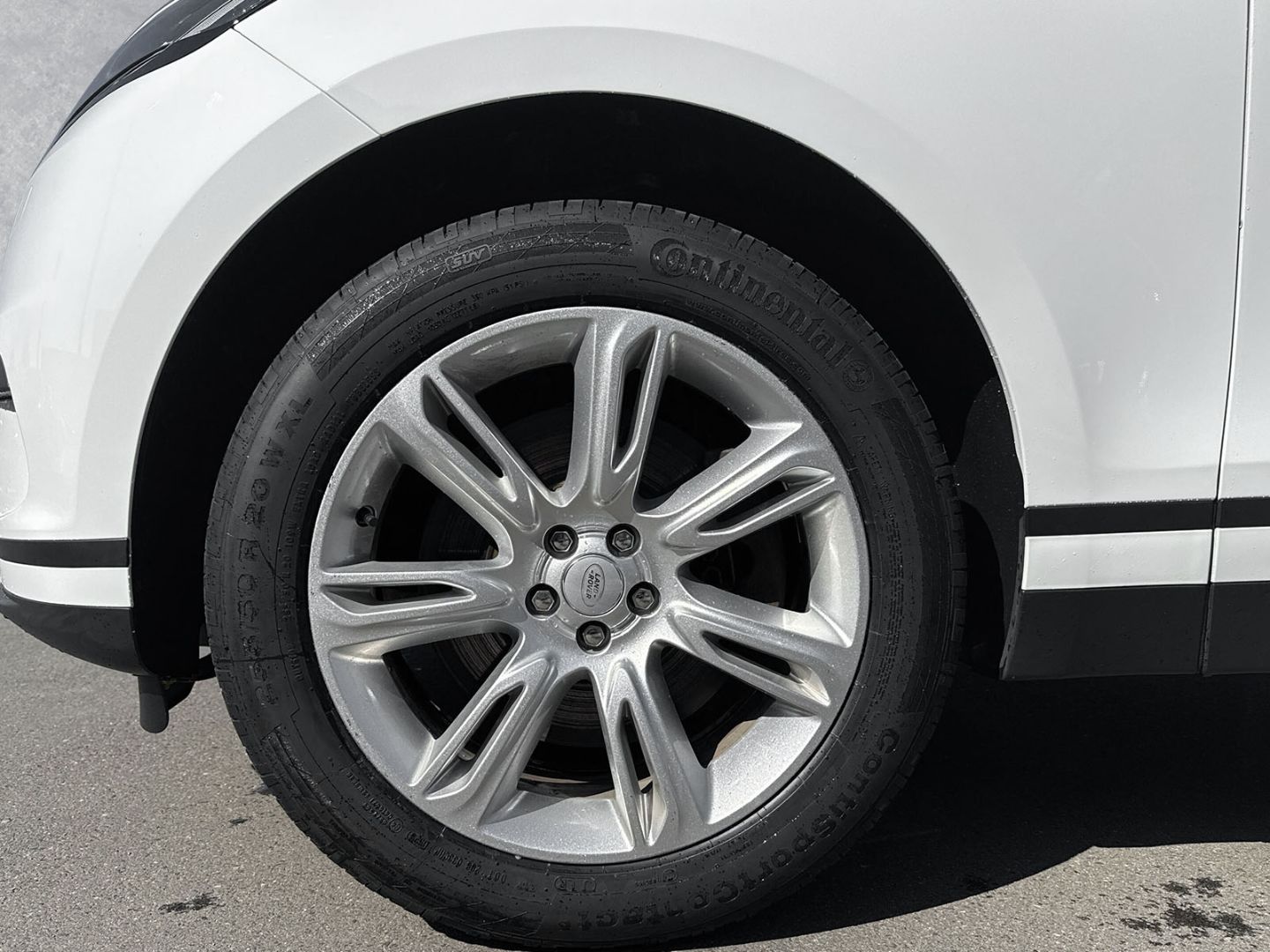 Range Rover Velar P400e Winter-Black - Samsaru's Car Outlet