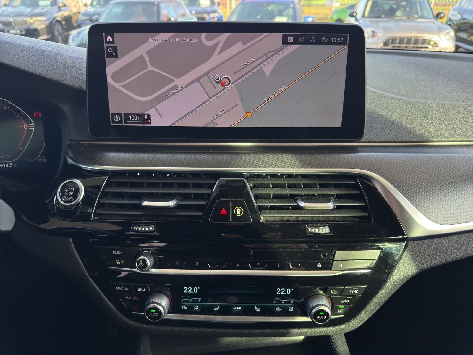 BMW 540d xDrive Limousine M Sport DrivingA. AHK ACC