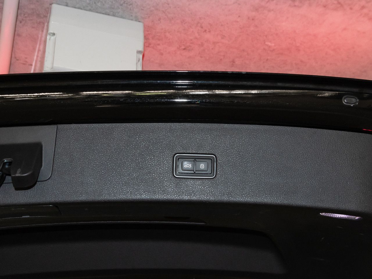 Audi Q8 50 TDI quattro S line Matrix AHK Pano 23''