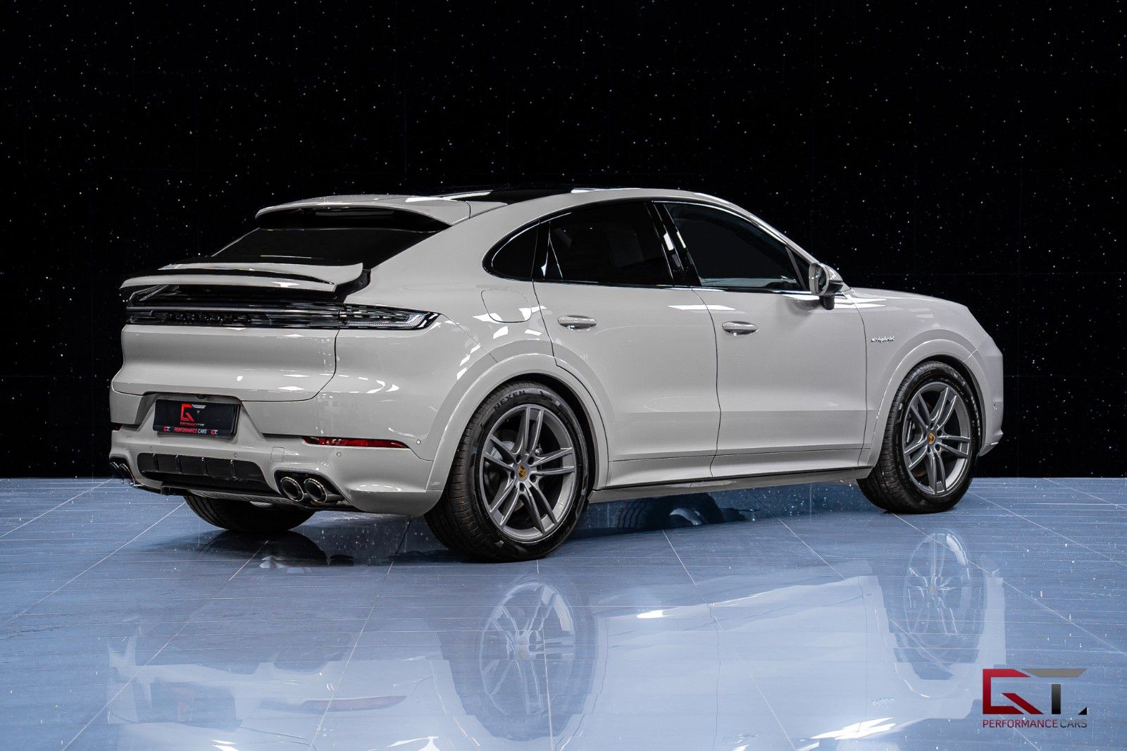 Porsche Cayenne E-Hyb Coupé 2025 Club SportDesign 18 Way