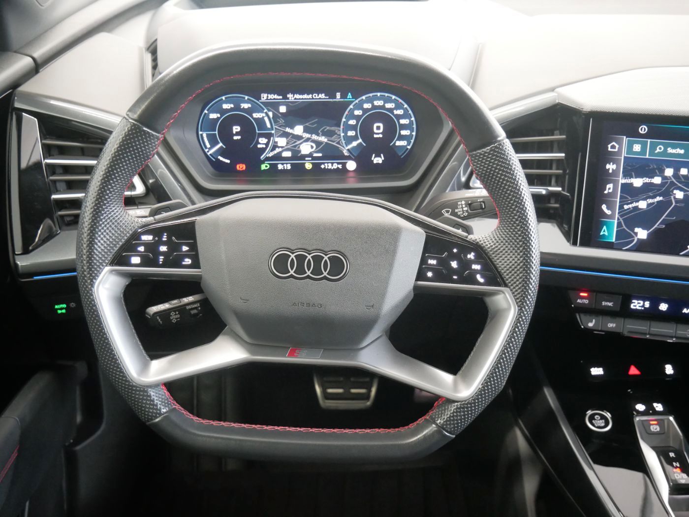 Audi Q4 50 e-tron quattro S line MATRIX AHK PANO ACC