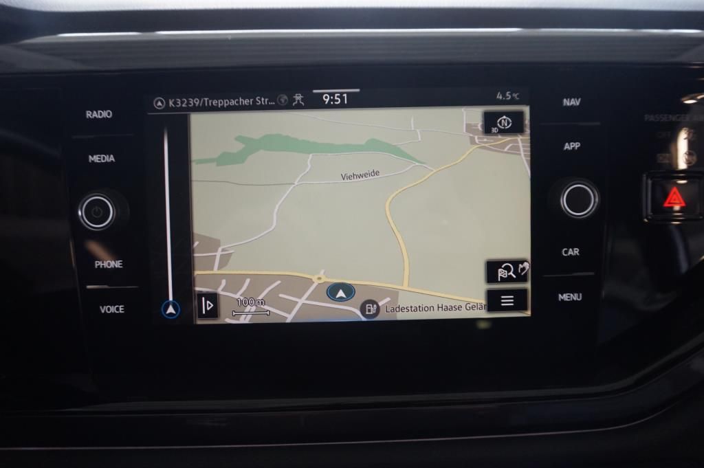 Volkswagen POLO 1,0 TSI DSG R-LINE KAMERA SHZ ACC LED NAVI