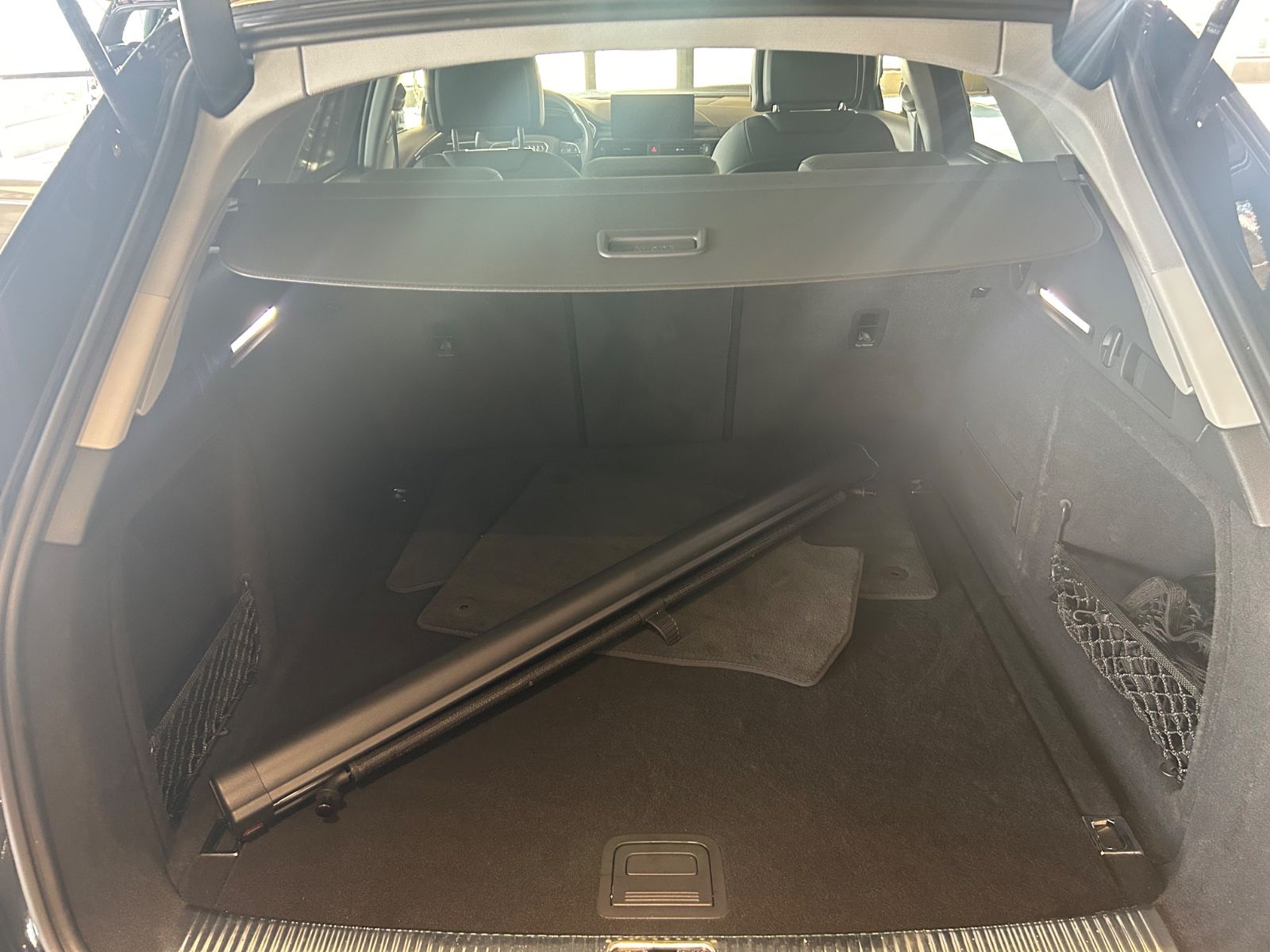 Audi A4 Avant 40 TFSI quattro advanced - Samsaru's Car Outlet