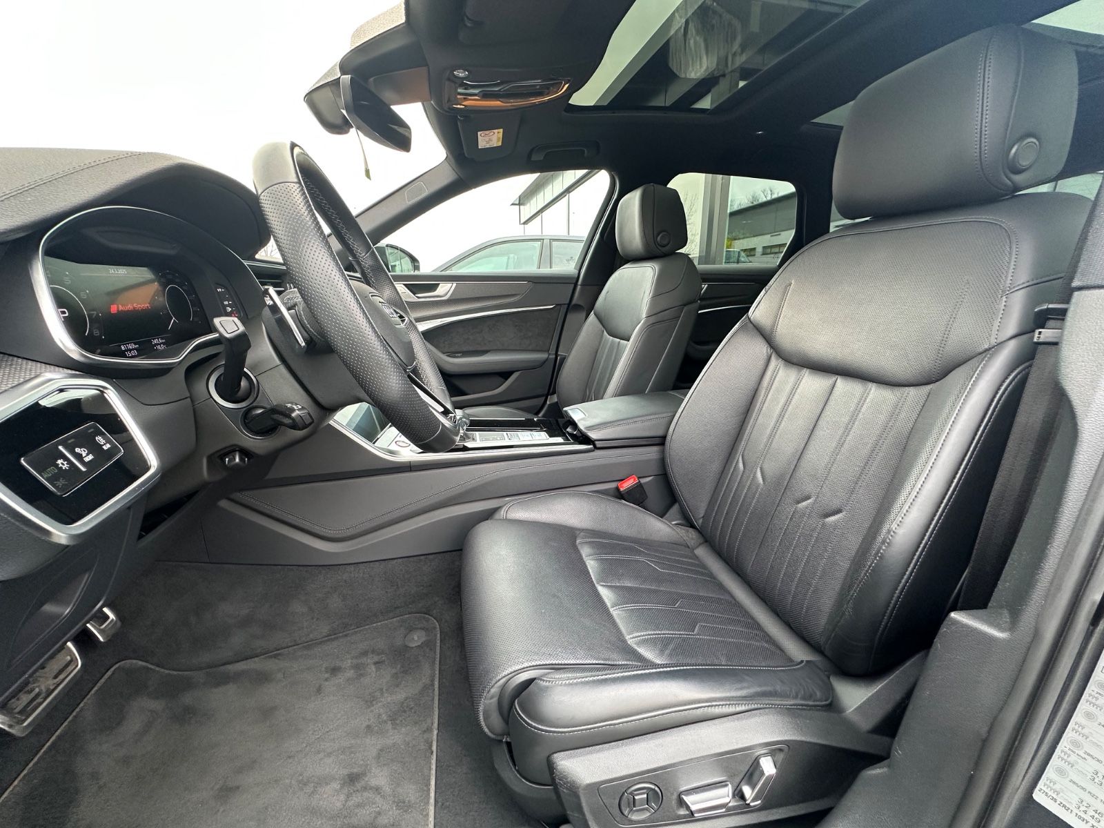 Audi RS6 Avant 4.0 TFSI quattro Panoramadach/22"/HUD