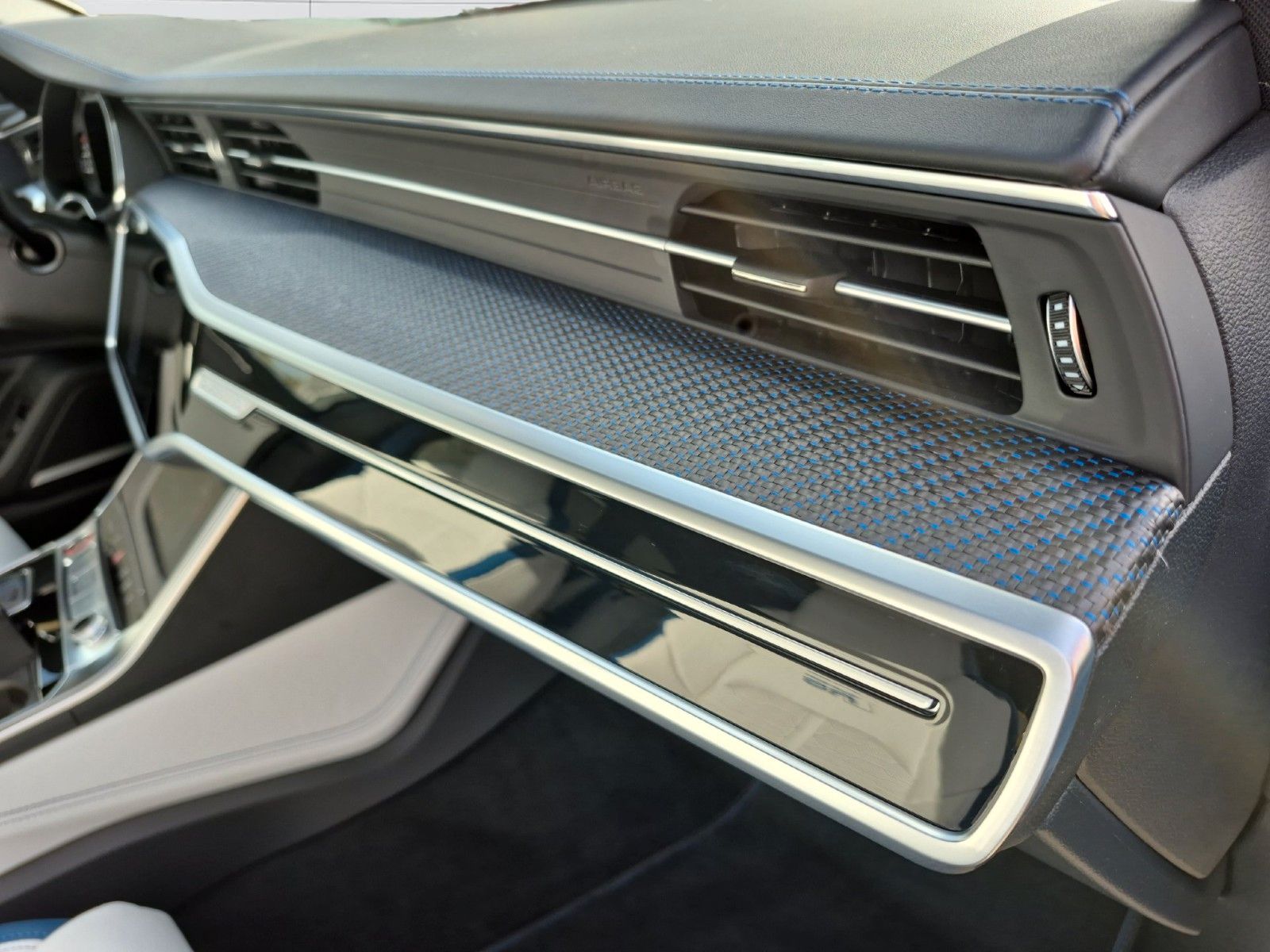 Audi RS6 Avant quattro perf. exclusive/Carbon/B&O/305