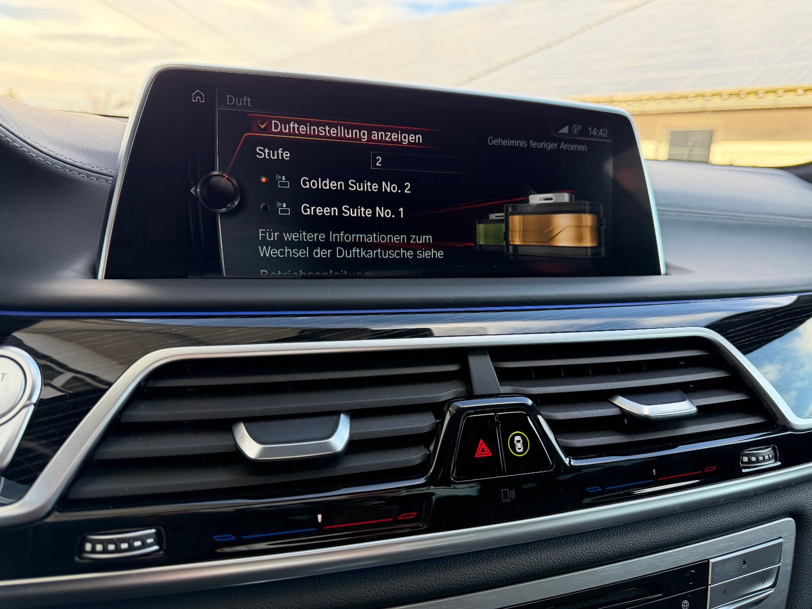 BMW 750ixDrive M-SPORT/MASSAGE/AHK/NIGHTV./LASER/H&K