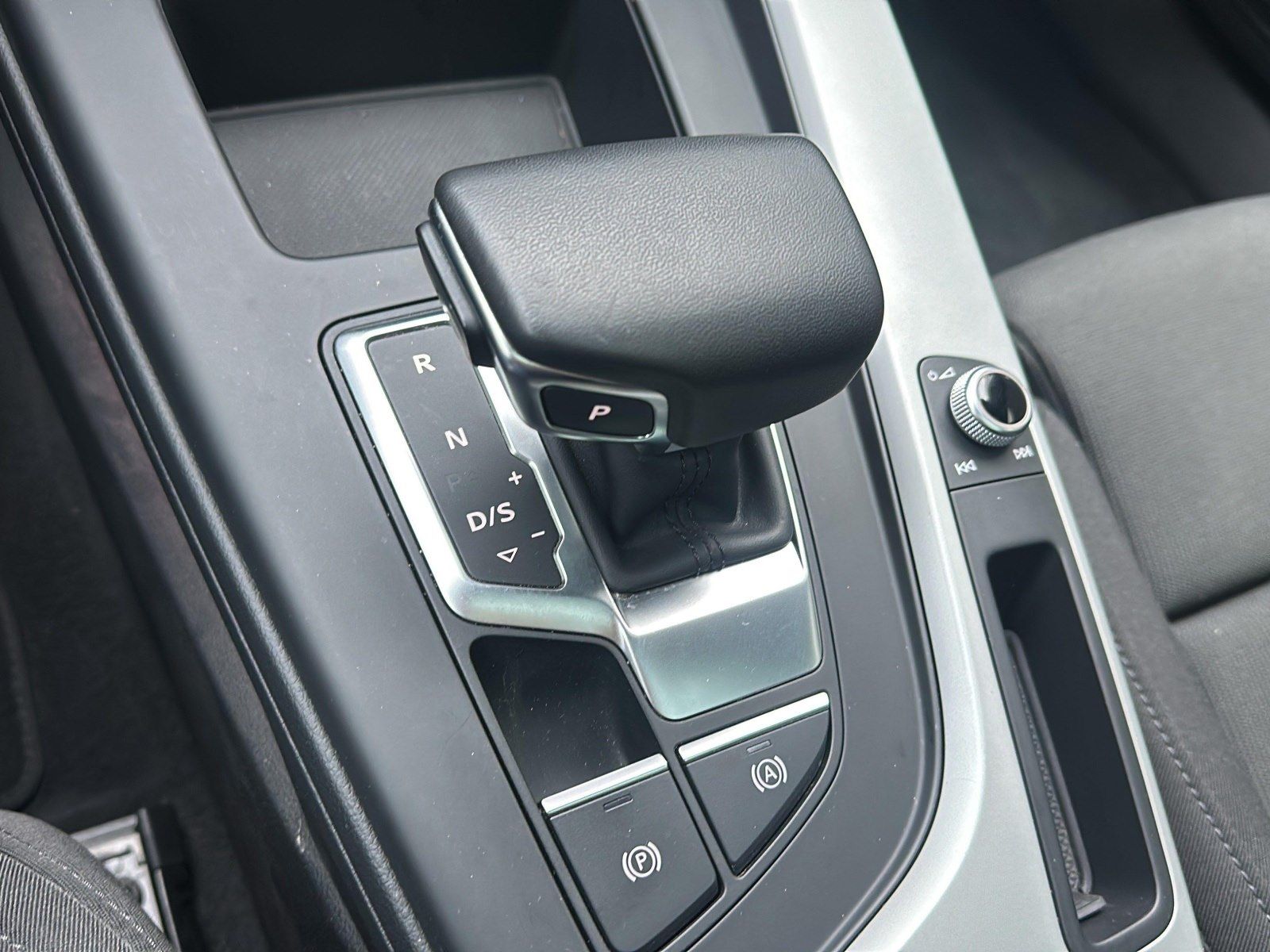 Audi A4 40 TDI AVANT S LINE - Samsaru's Car Outlet