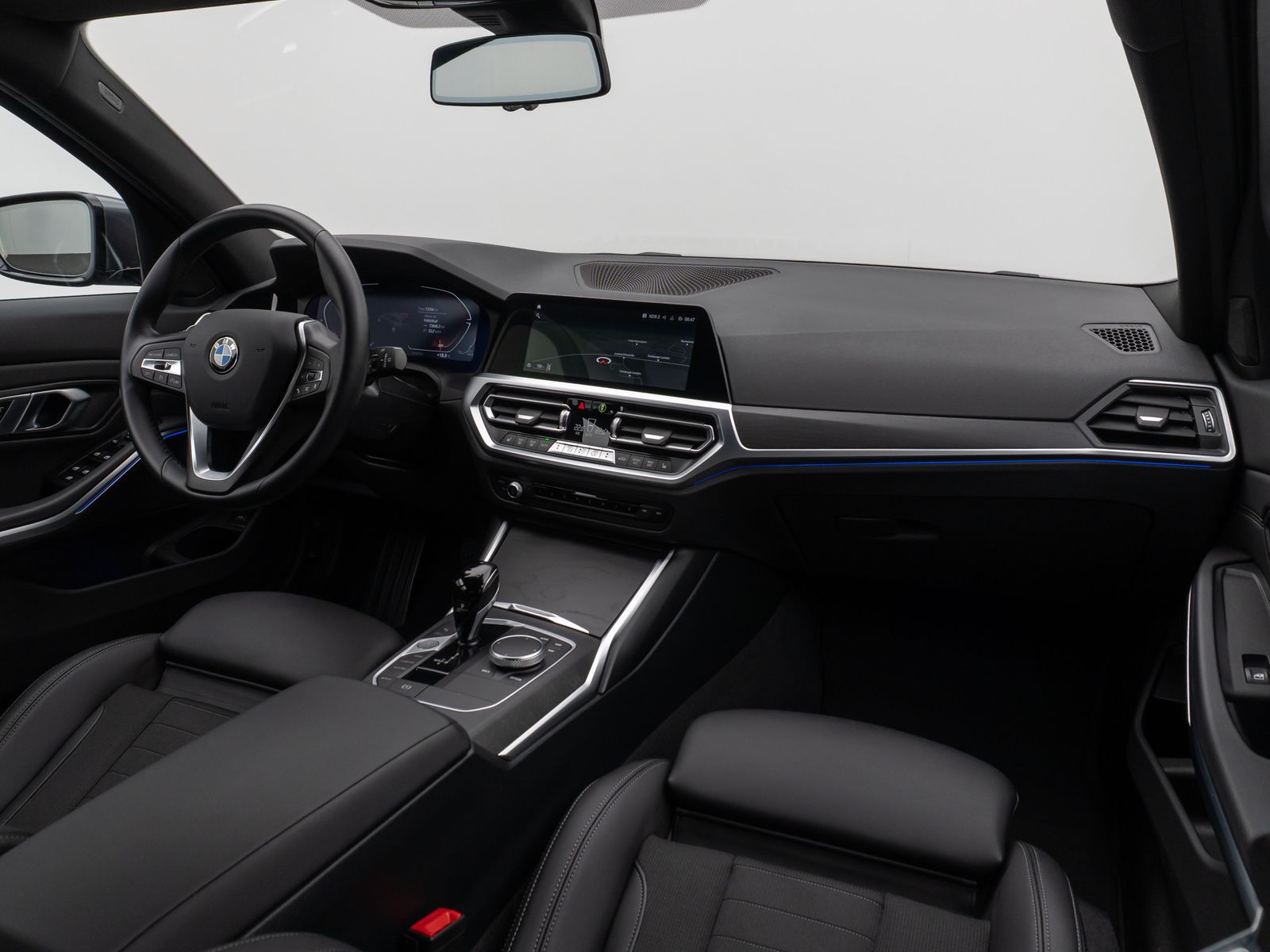 BMW 330i xD SportLine - Samsaru's Car Outlet
