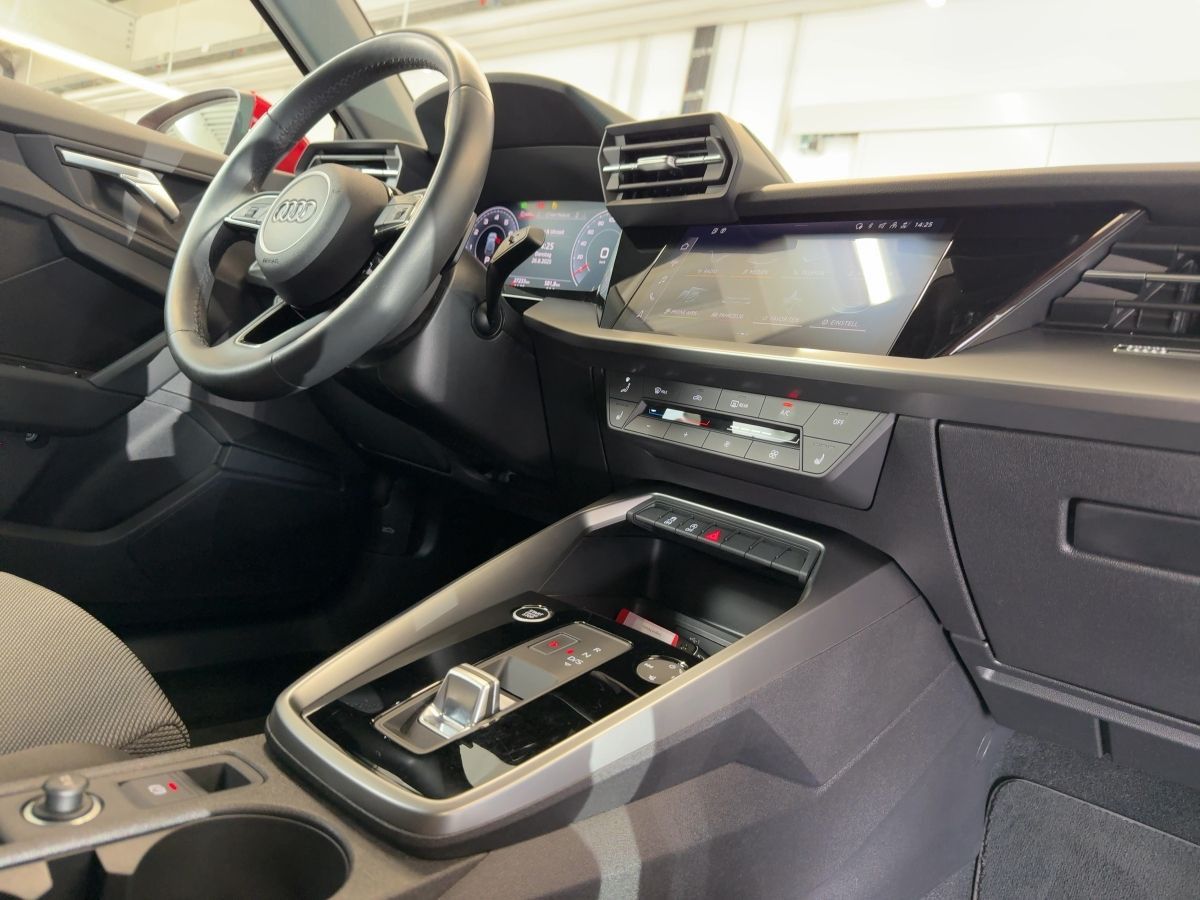 Audi A3 Sportback 30 TFSI g-tron Pano AHK Navi virtua