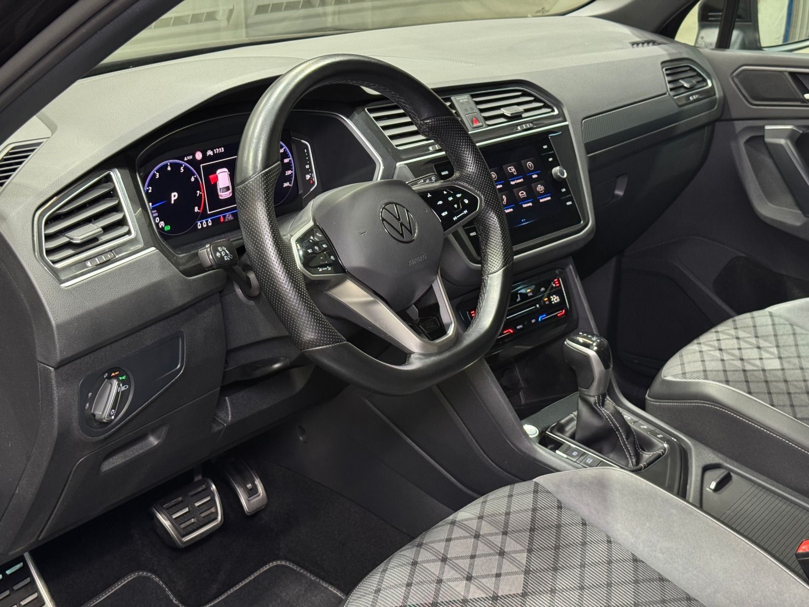 Volkswagen Tiguan R-Line 1.5 TSI DSG - Samsaru's Car Outlet