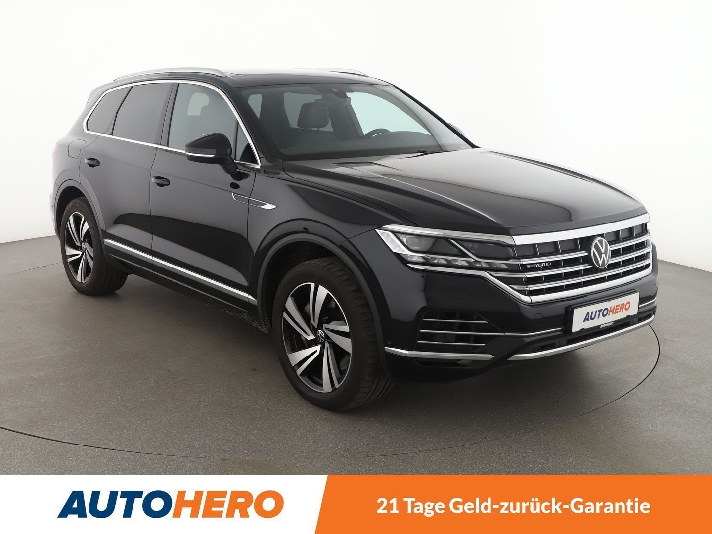 Volkswagen Touareg 3.0 eHybrid Elegance 4Motion - Samsaru's Car Outlet
