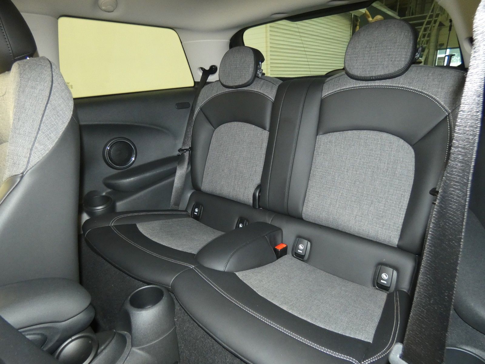 MINI Cooper Chili - Samsaru's Car Outlet