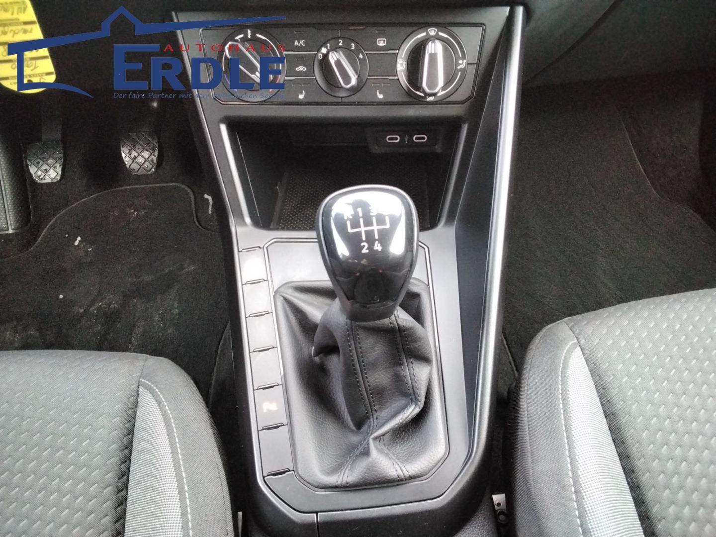Volkswagen Taigo 1.0 TSI - Samsaru's Car Outlet