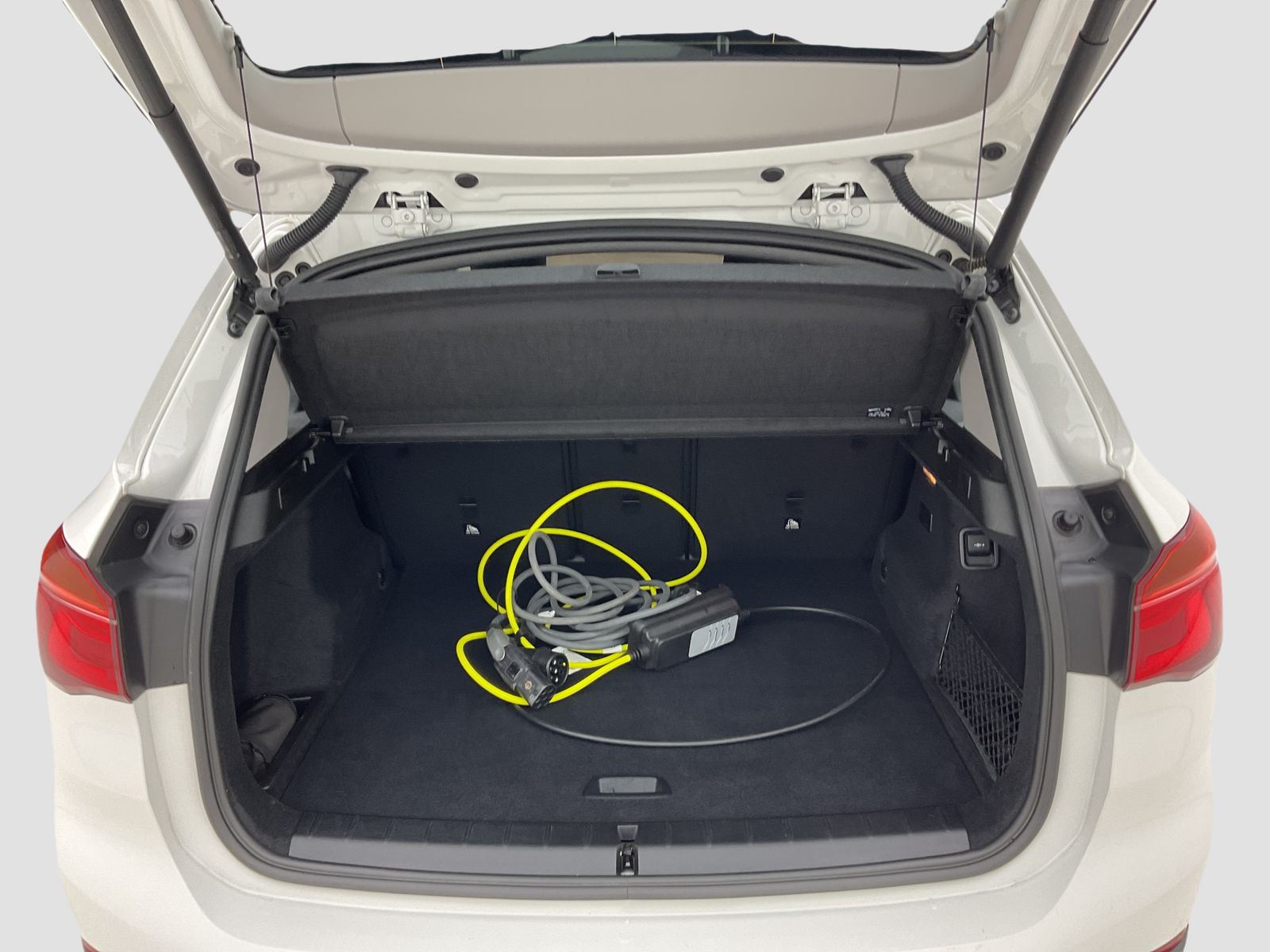 BMW X1 xDrive25e - Samsaru's Car Outlet