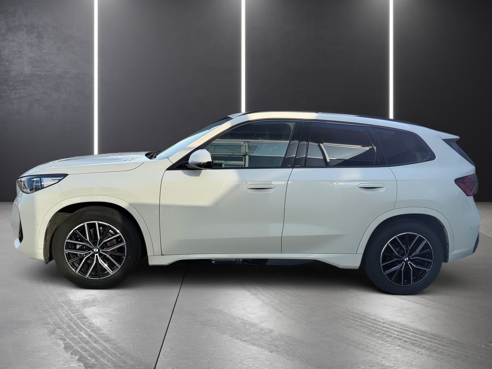 BMW X1 xDrive20d M SPORTPAKET - Samsaru's Car Outlet