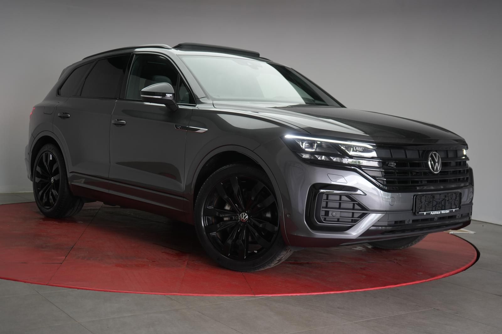 Volkswagen Touareg 3.0 V6 TDI 4Motion R line - Samsaru's Car Outlet