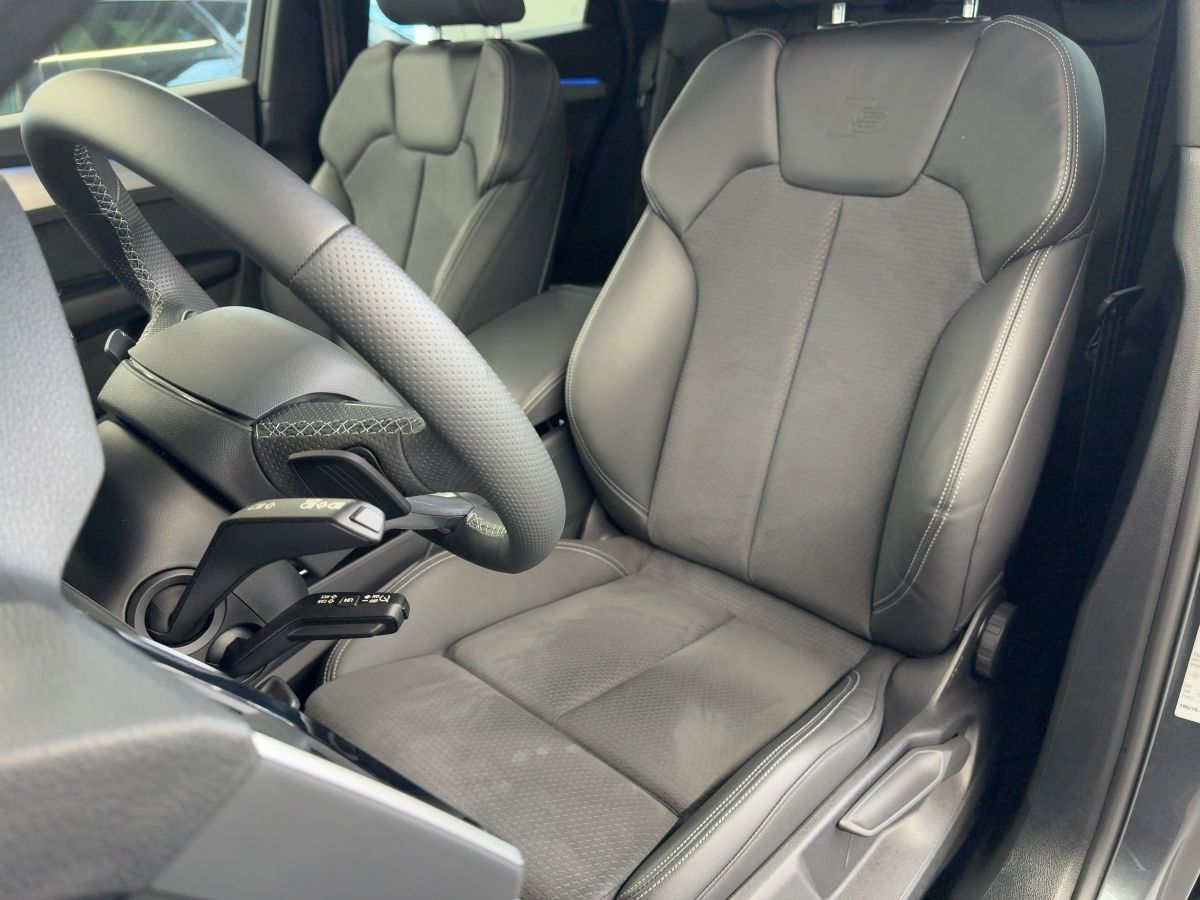 Audi Q5 S line 40 TDI quattro virtual AHK