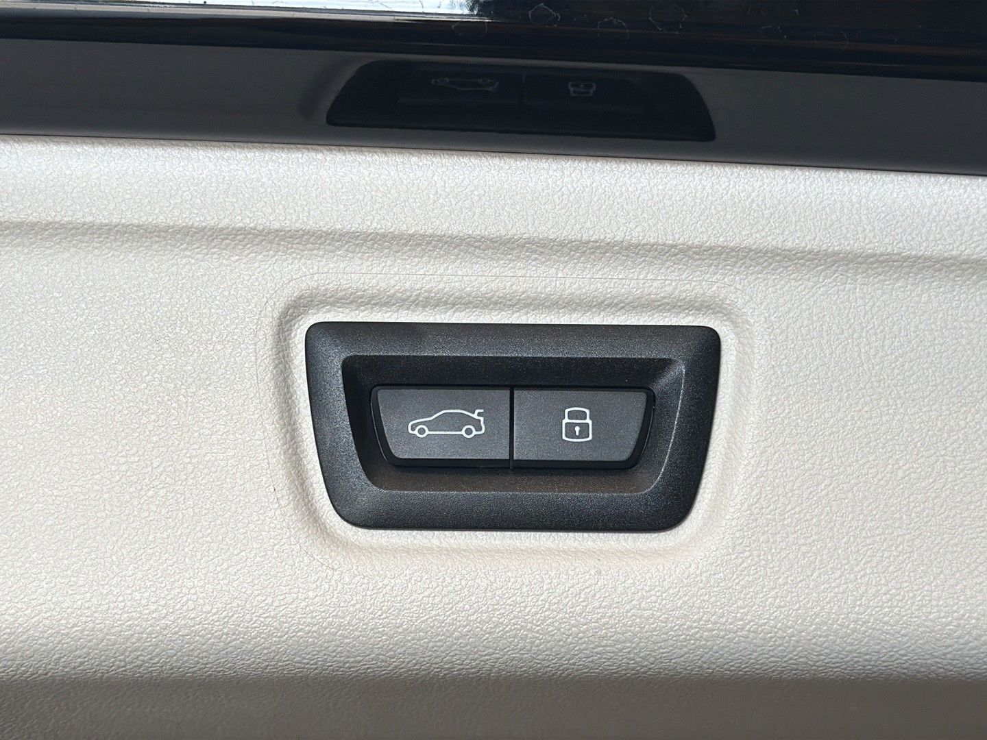 BMW 320d Touring xDr. ACC AHK KZU IQ HUD 360° HiFi