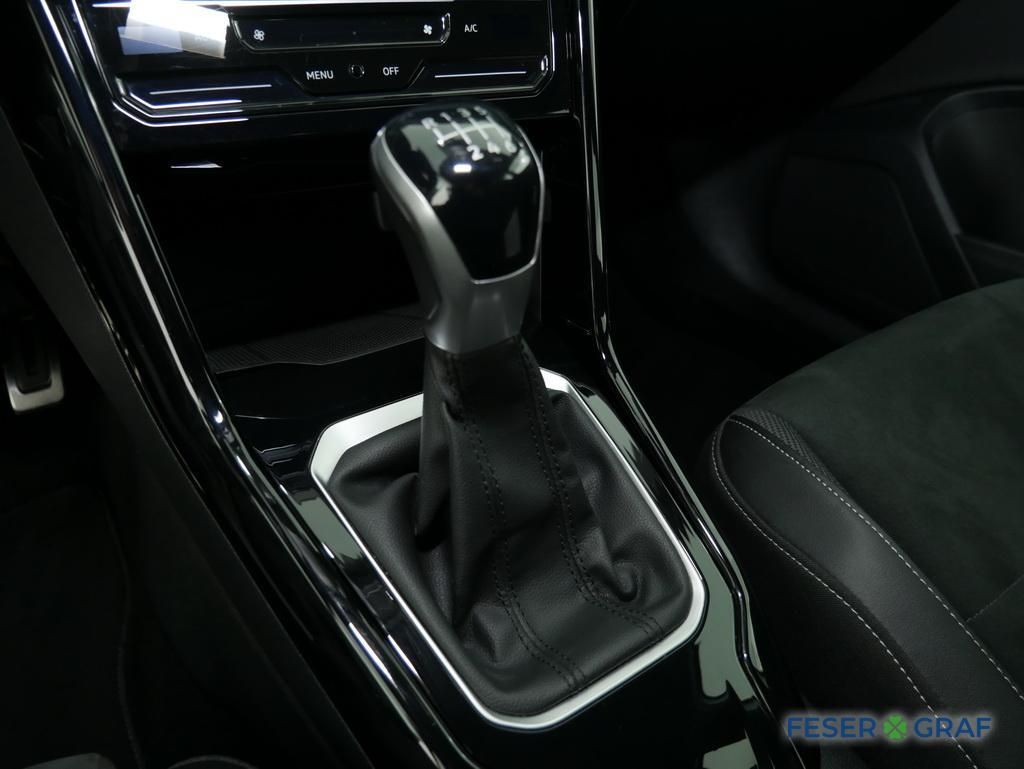 Volkswagen T-Roc R-Line 1.5 TSI - Samsaru's Car Outlet