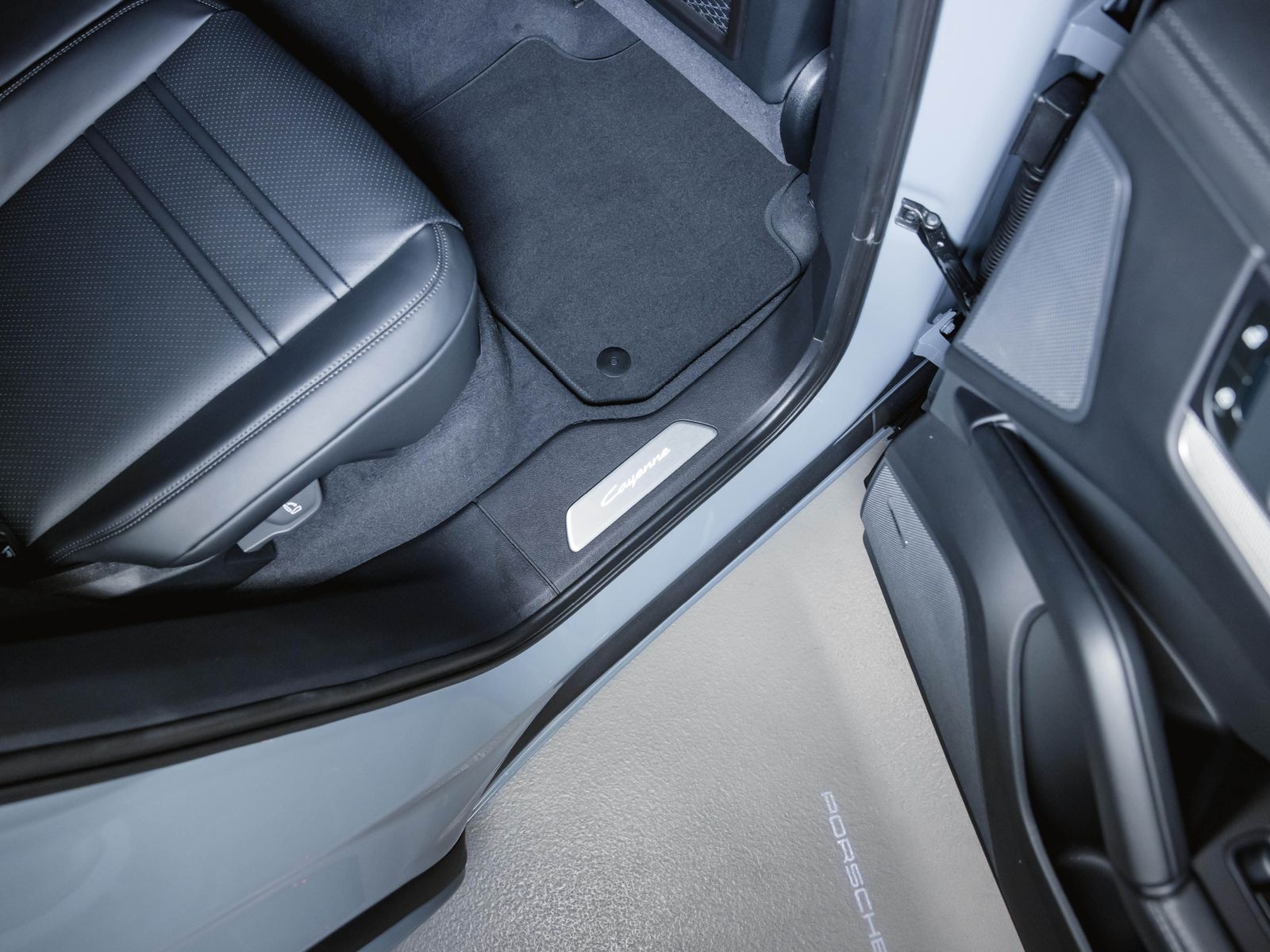 Porsche Cayenne E-Hybrid Sportabgasanlage Panoramadach