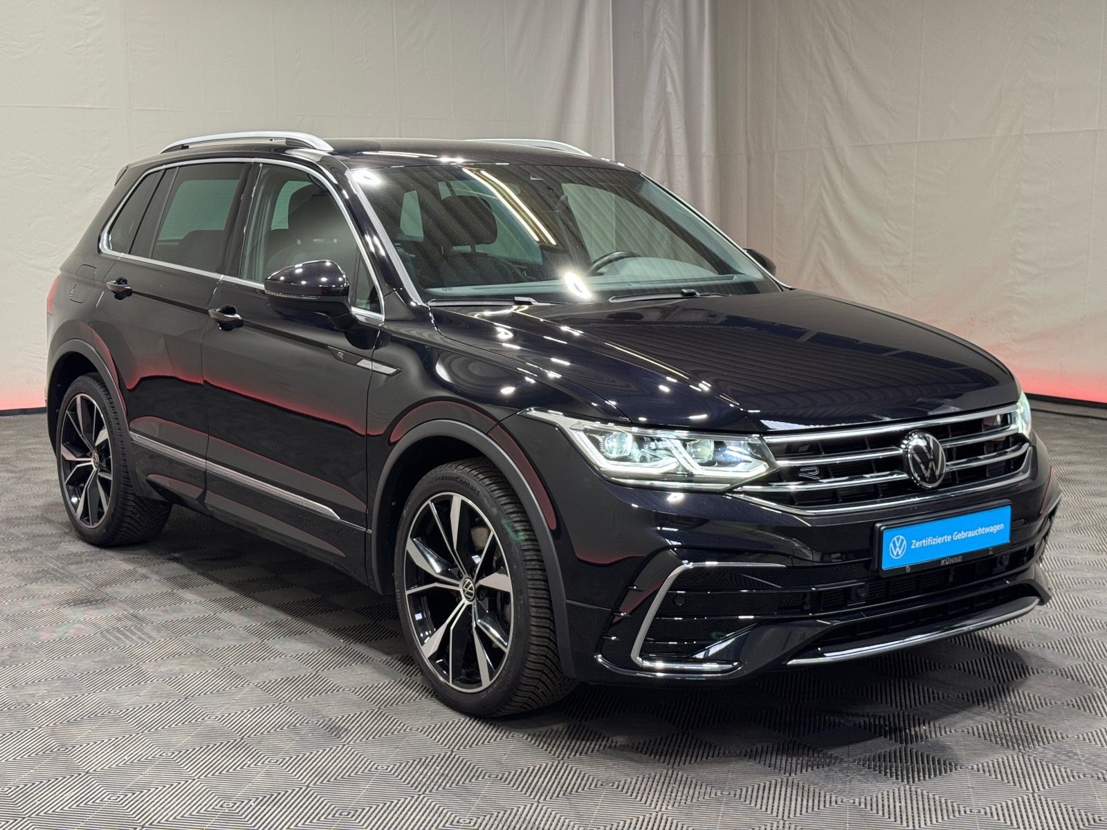 Volkswagen Tiguan R-Line 2.0 TDI DSG 4M - Samsaru's Car Outlet
