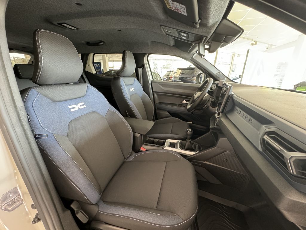 Dacia Duster Neuer Journey TCe130 - Samsaru's Car Outlet