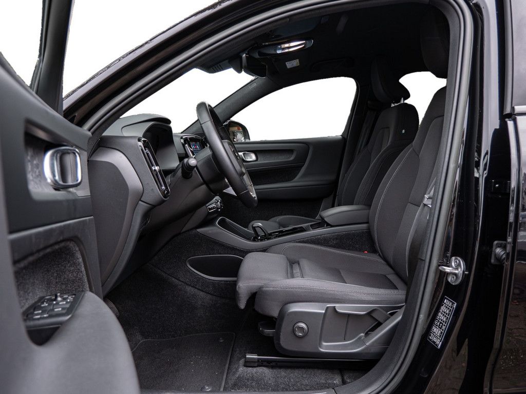 Volvo XC40 TWIN Core Recharge Pure Electric AWD