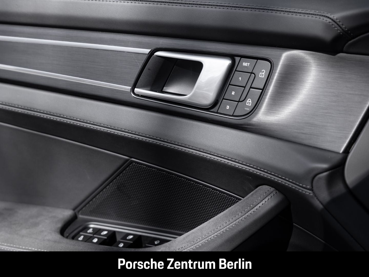 Porsche Panamera GTS BOSE Surround-View Panoramadach LED