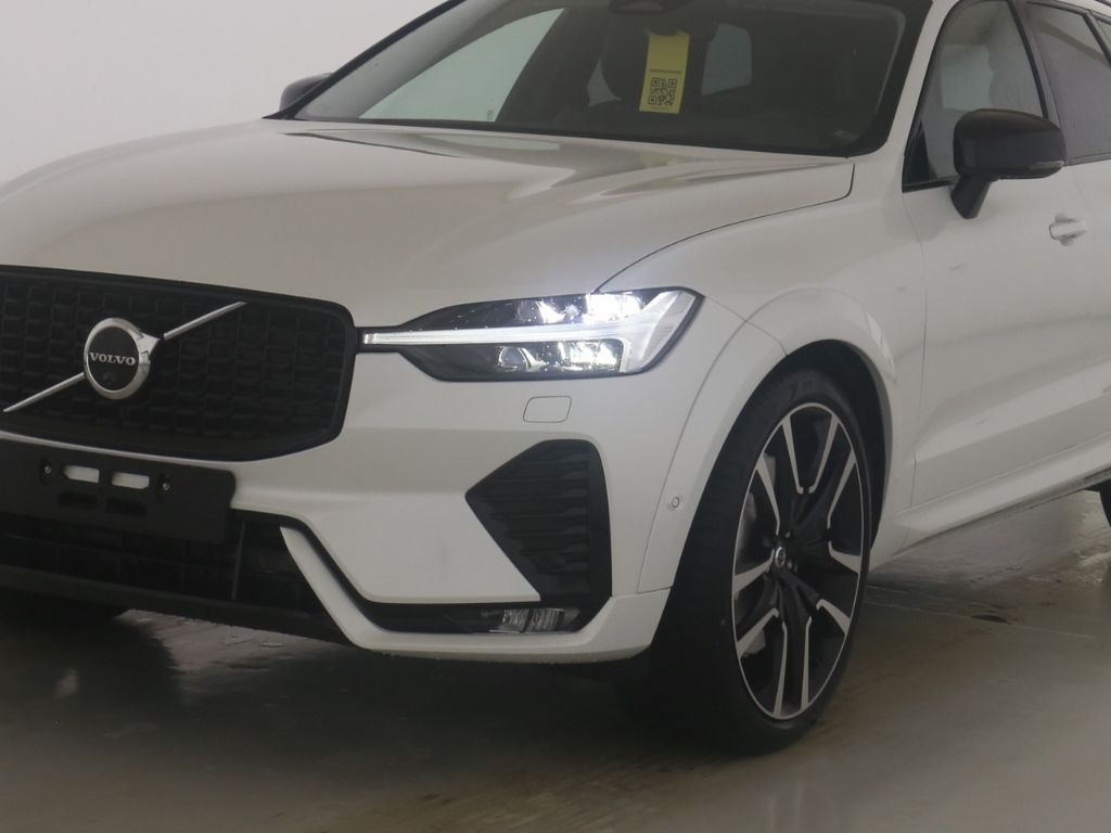 Volvo XC60 Ultra Dark AWD B5 Benzin EU6d HUD AD AHK Di