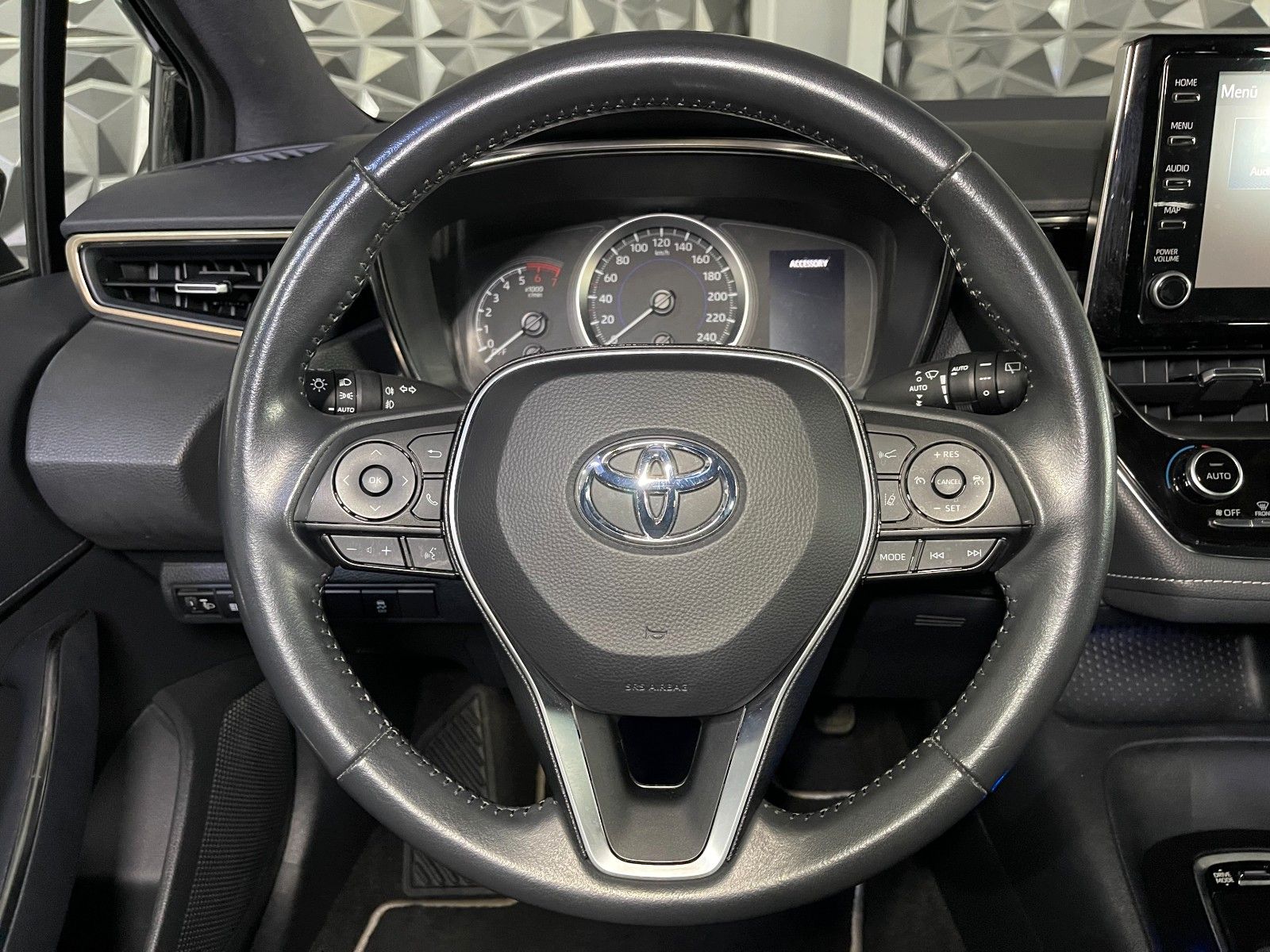 Toyota Corolla Touring Hybrid - Samsaru's Car Outlet