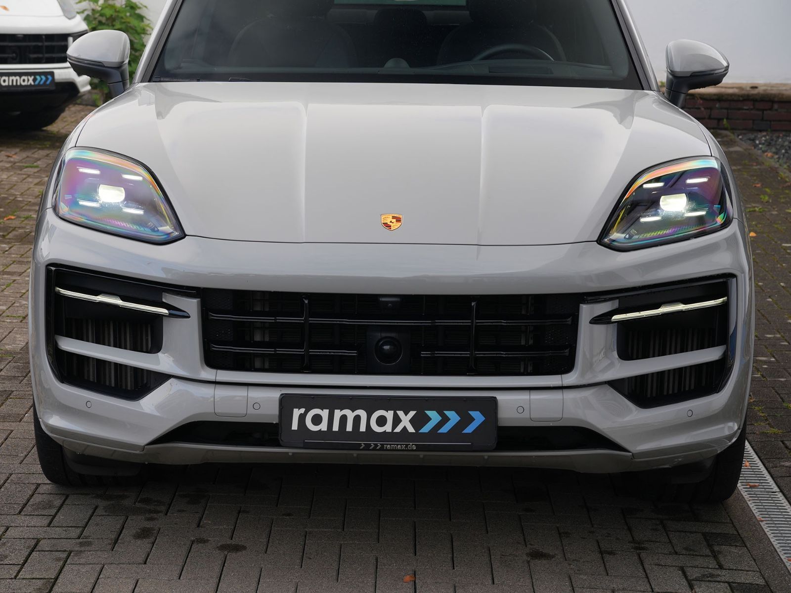 Porsche E-Hybrid Coupé SPORTDESIGNPAKET-ACC-MASSAGE-VOLL
