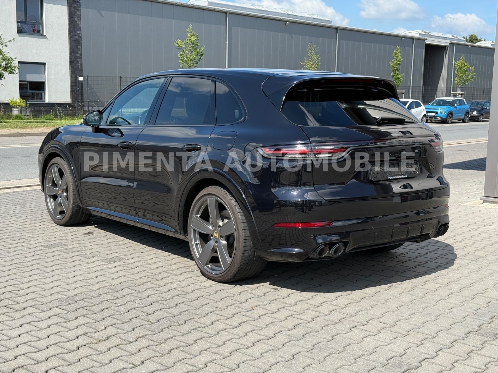 Porsche Cayenne E-Hybrid BLACK 22" APPROVED AHK LUFT PAN