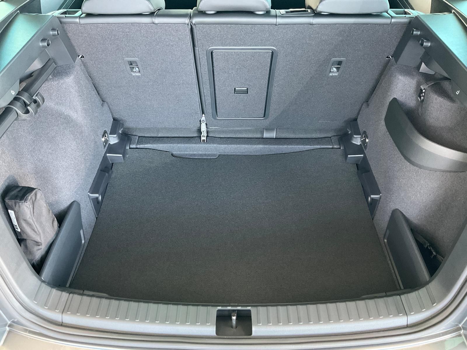 Skoda Karoq 2.0TSI Sportline 4x4 5JGarantie AHK StHz P