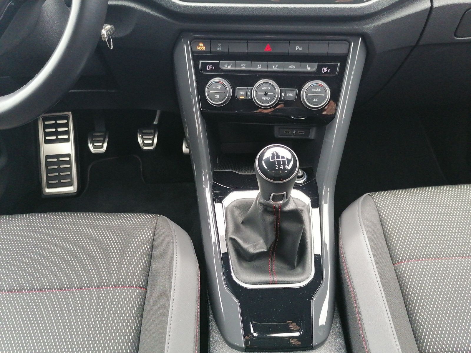 Volkswagen T-ROC Sport TSI - Samsaru's Car Outlet