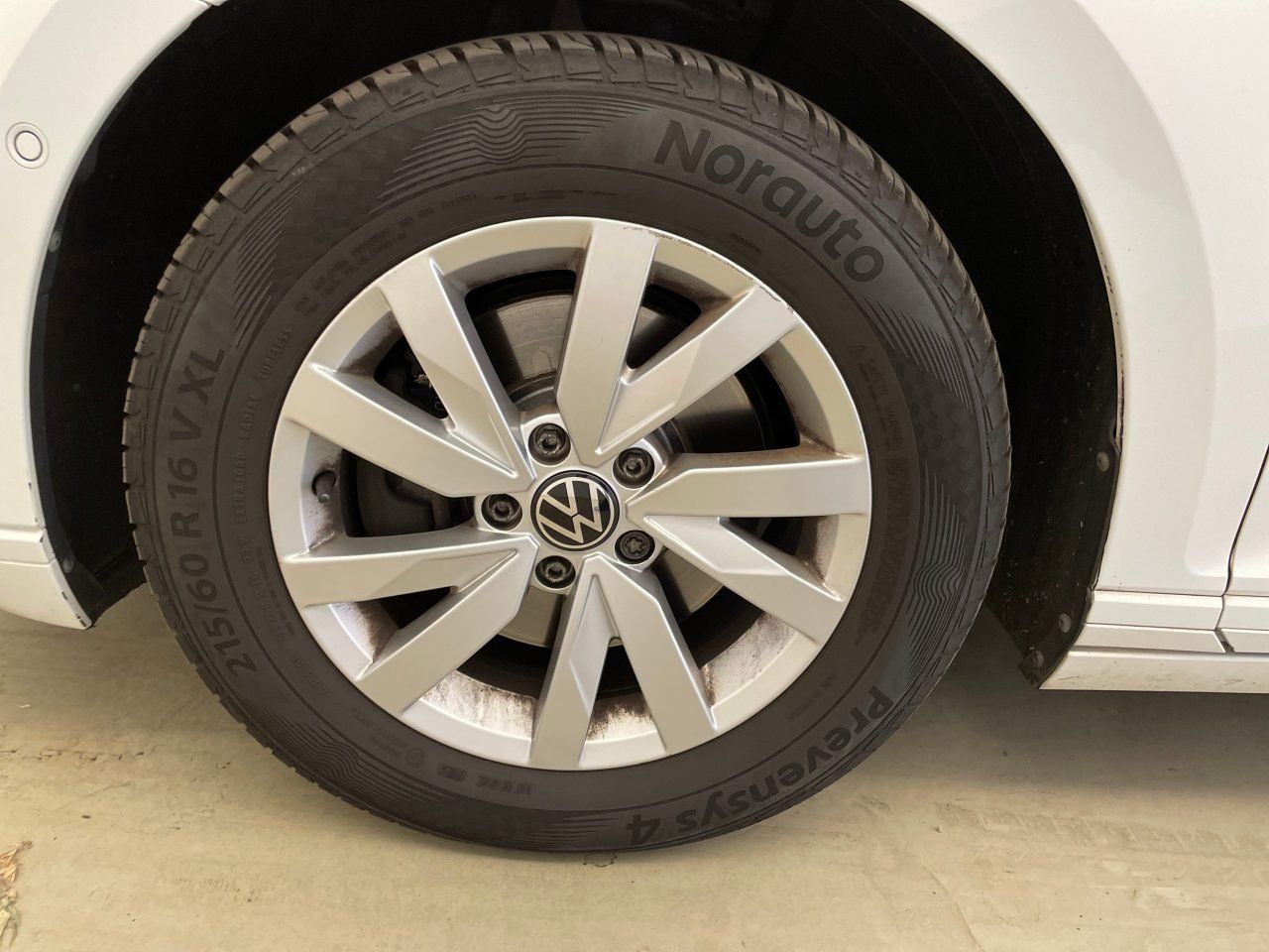 Volkswagen Passat Variant 2.0 TDI Business - Samsaru's Car Outlet