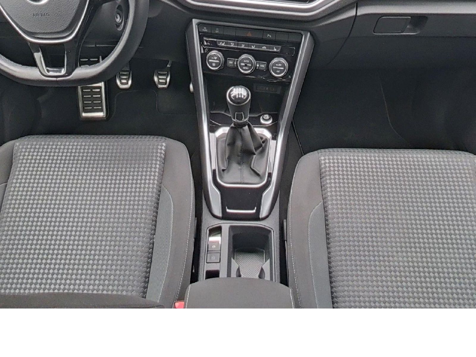 Volkswagen T-Roc 1.5 TSI Active - Samsaru's Car Outlet