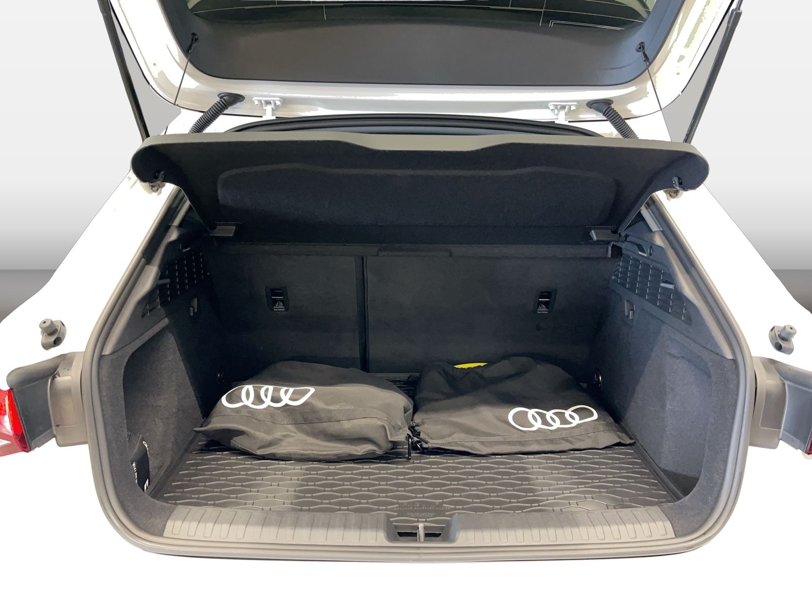 Audi A3 Sportback 40 TFSI e S tronic advanced FLA LM