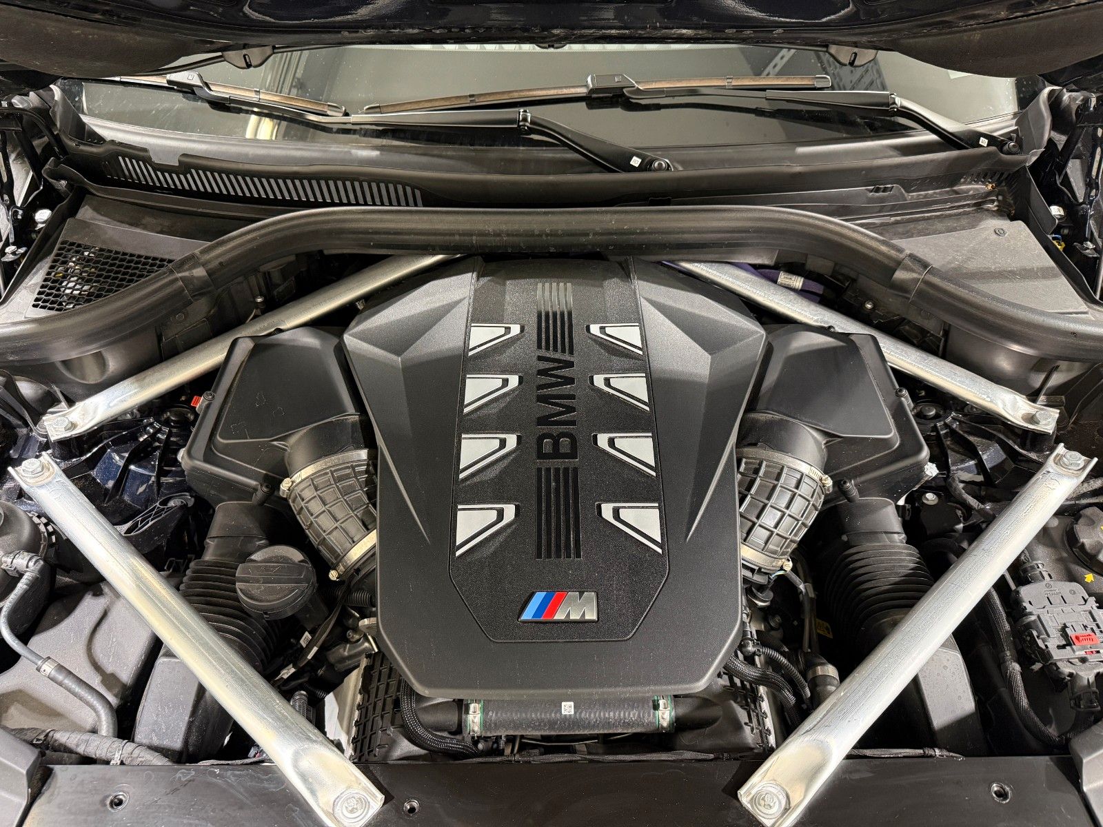 BMW X5 M60i xDrive Standhzg AHK ACC 360° HUD HK Pano