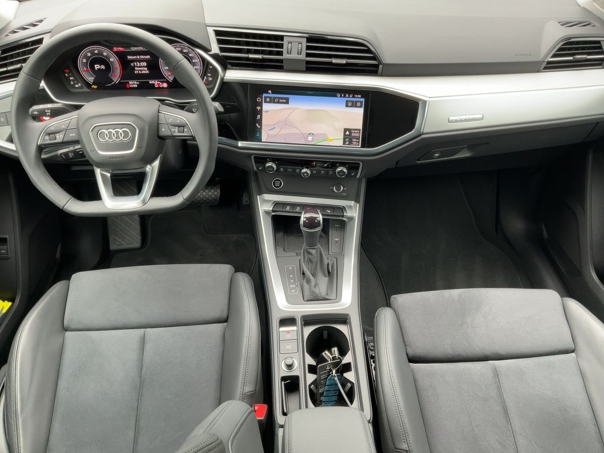Audi Q3 40 TFSI QU S-TR ADVANCED - Samsaru's Car Outlet